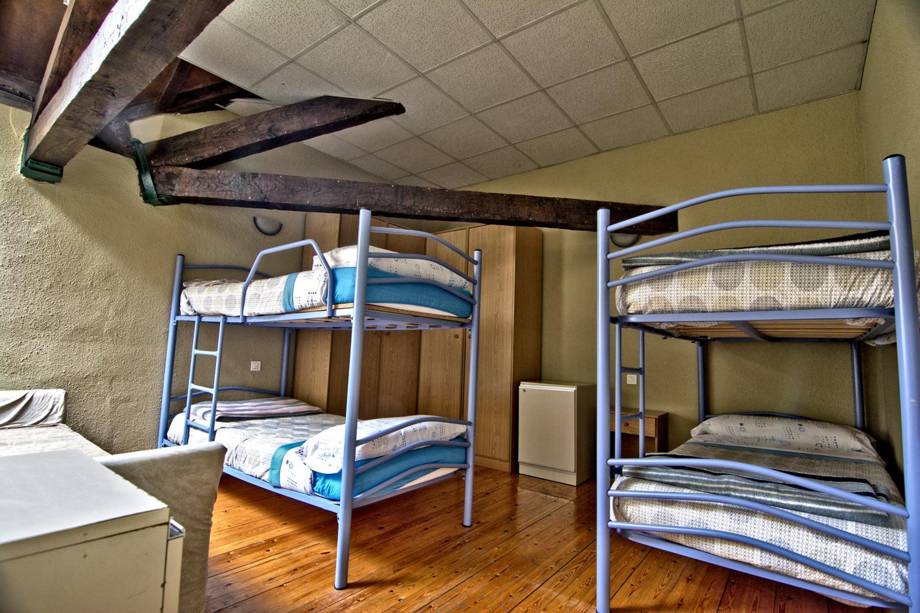 8-Bed Mixed Dormitory Room photo 3