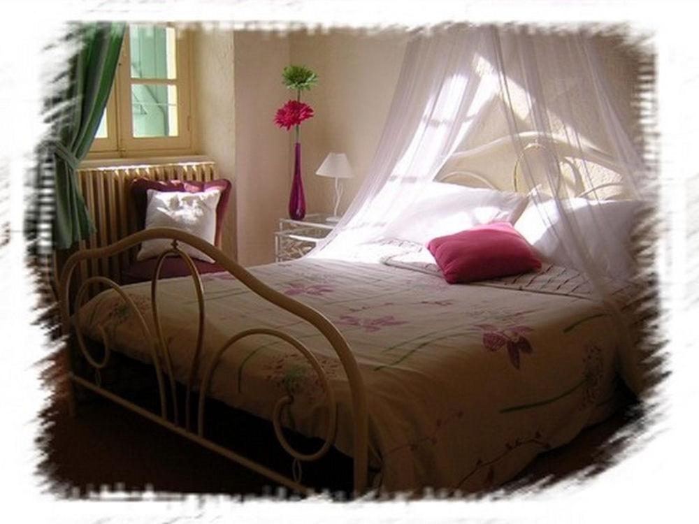 Double Room with Pool View - Photo 1