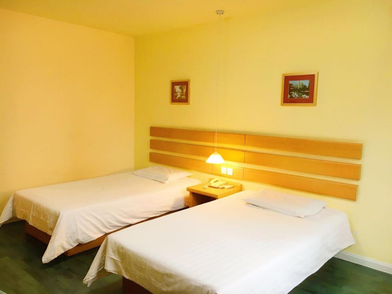 Deluxe Twin Room photo 2