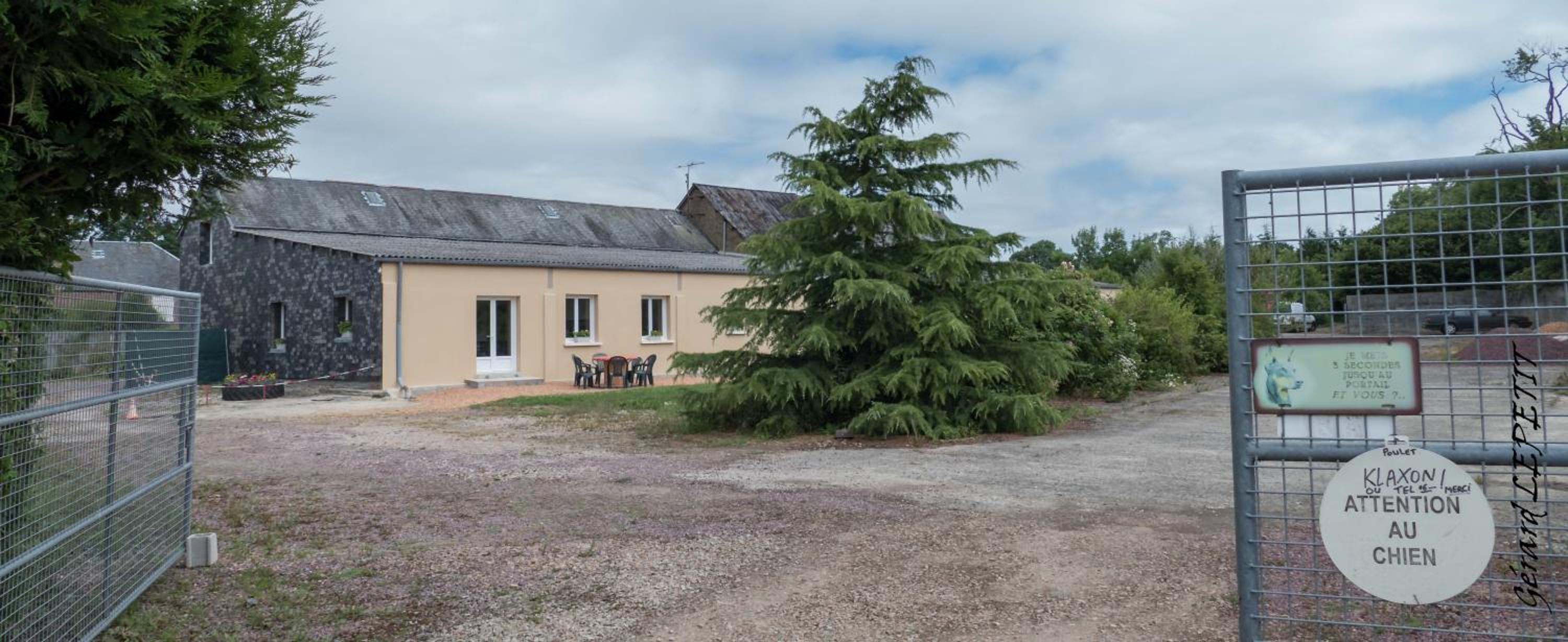 Three-Bedroom House photo 2