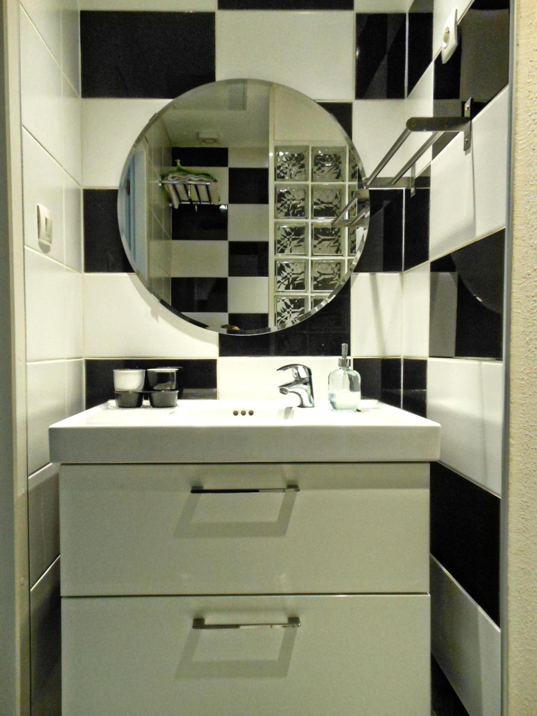 Two-Bedroom Apartment (2-4 Adults) photo 2