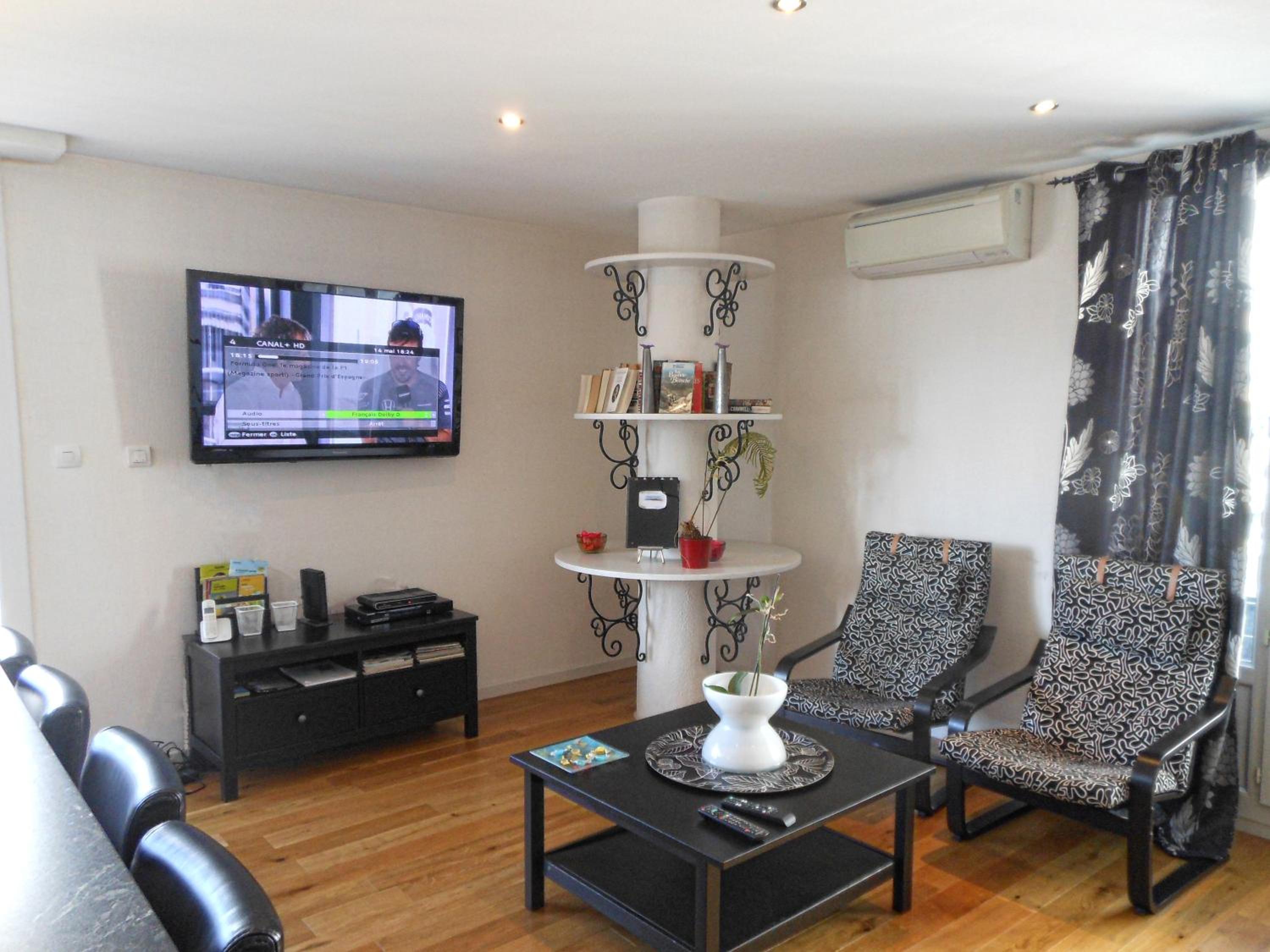Two-Bedroom Apartment (2-4 Adults) photo 1