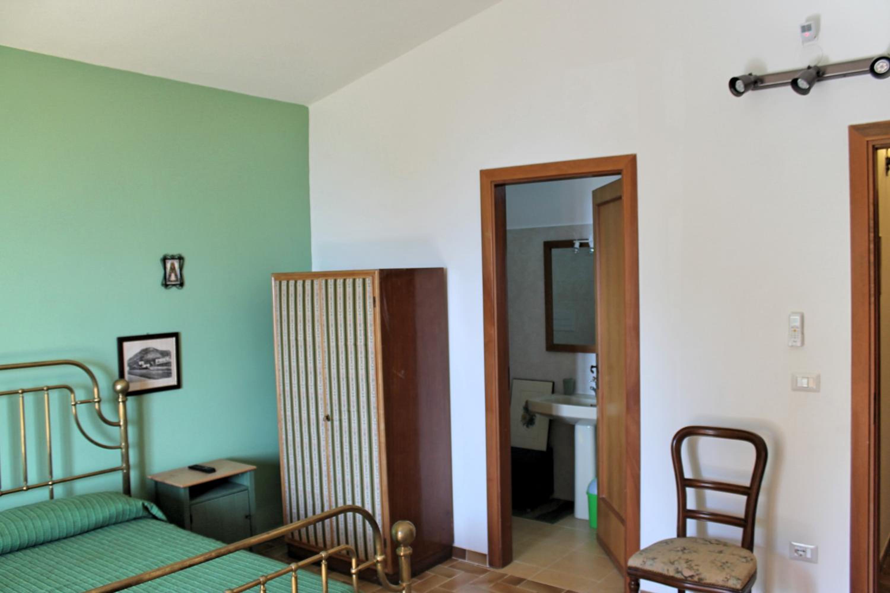 King Room with Mountain View photo 2