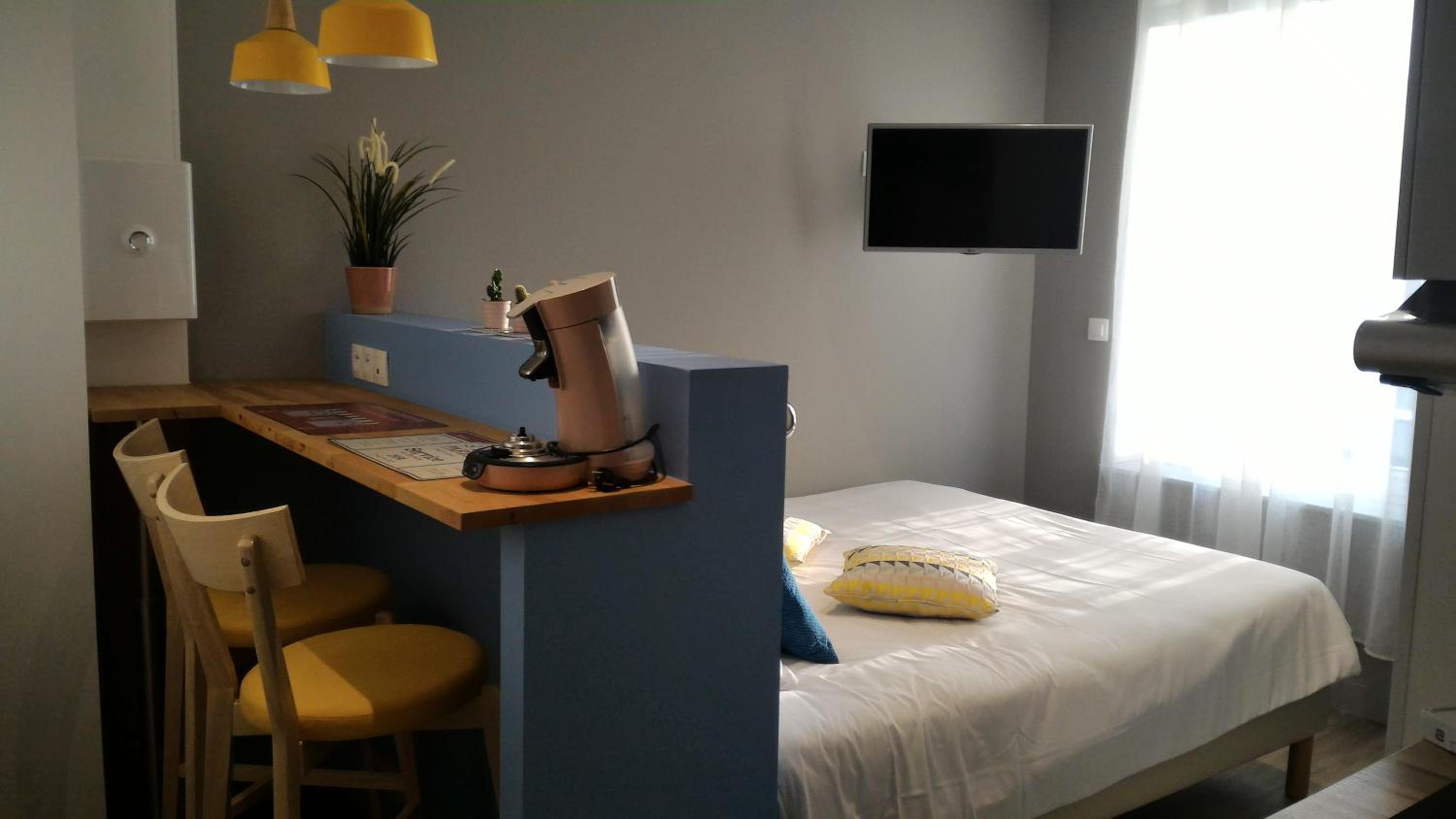 Studio Apartment
