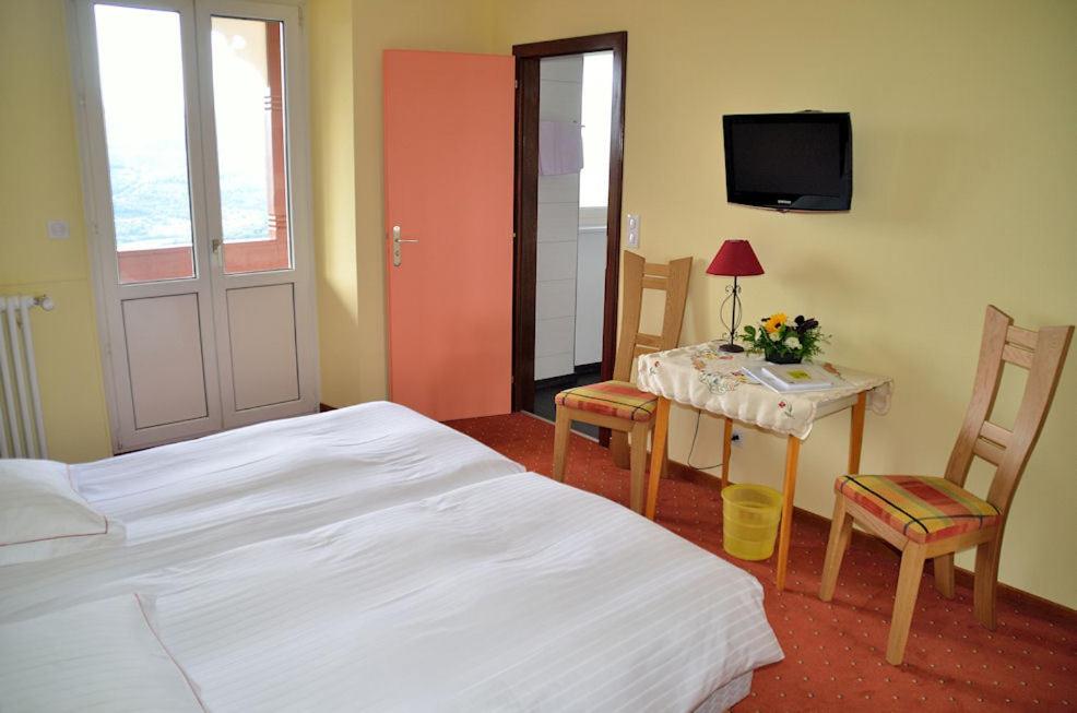 Superior Double or Twin Room photo 1
