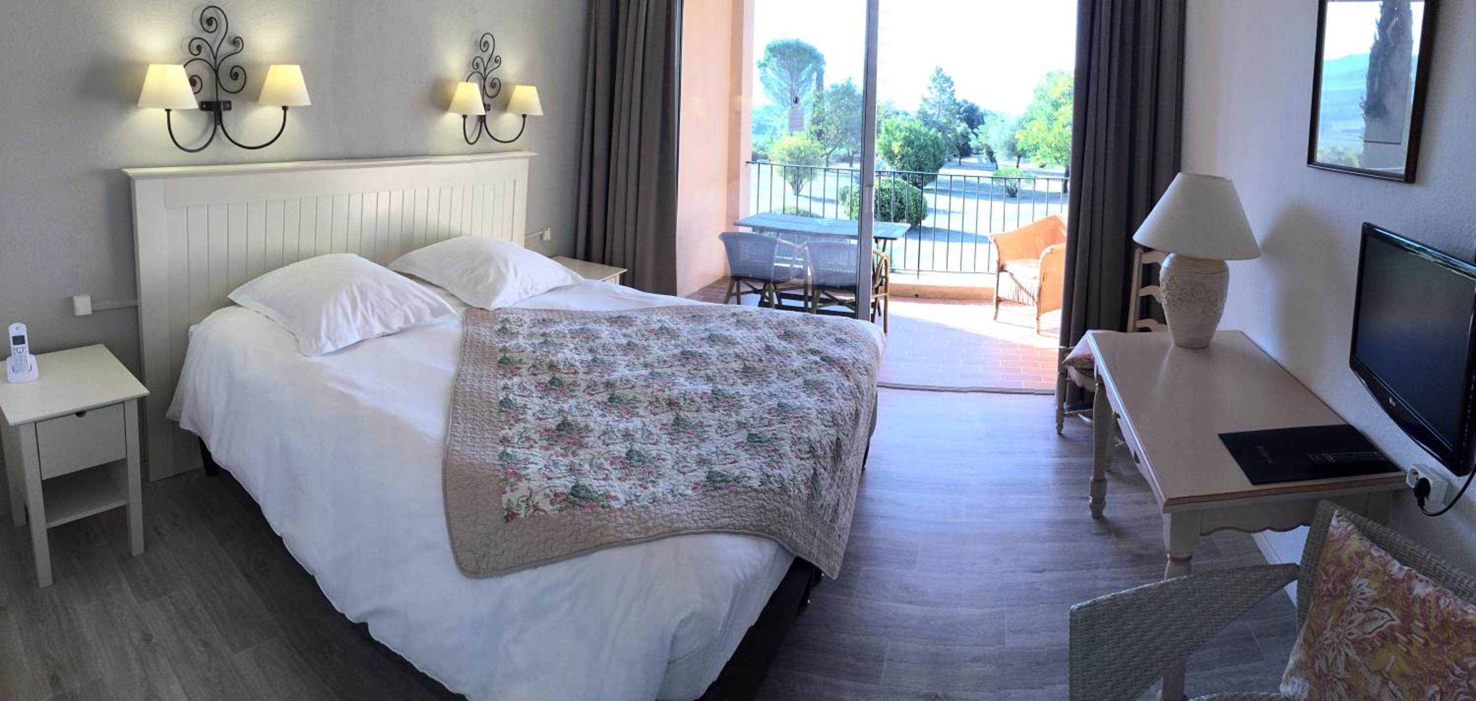 Superior Double Room with Balcony photo 2
