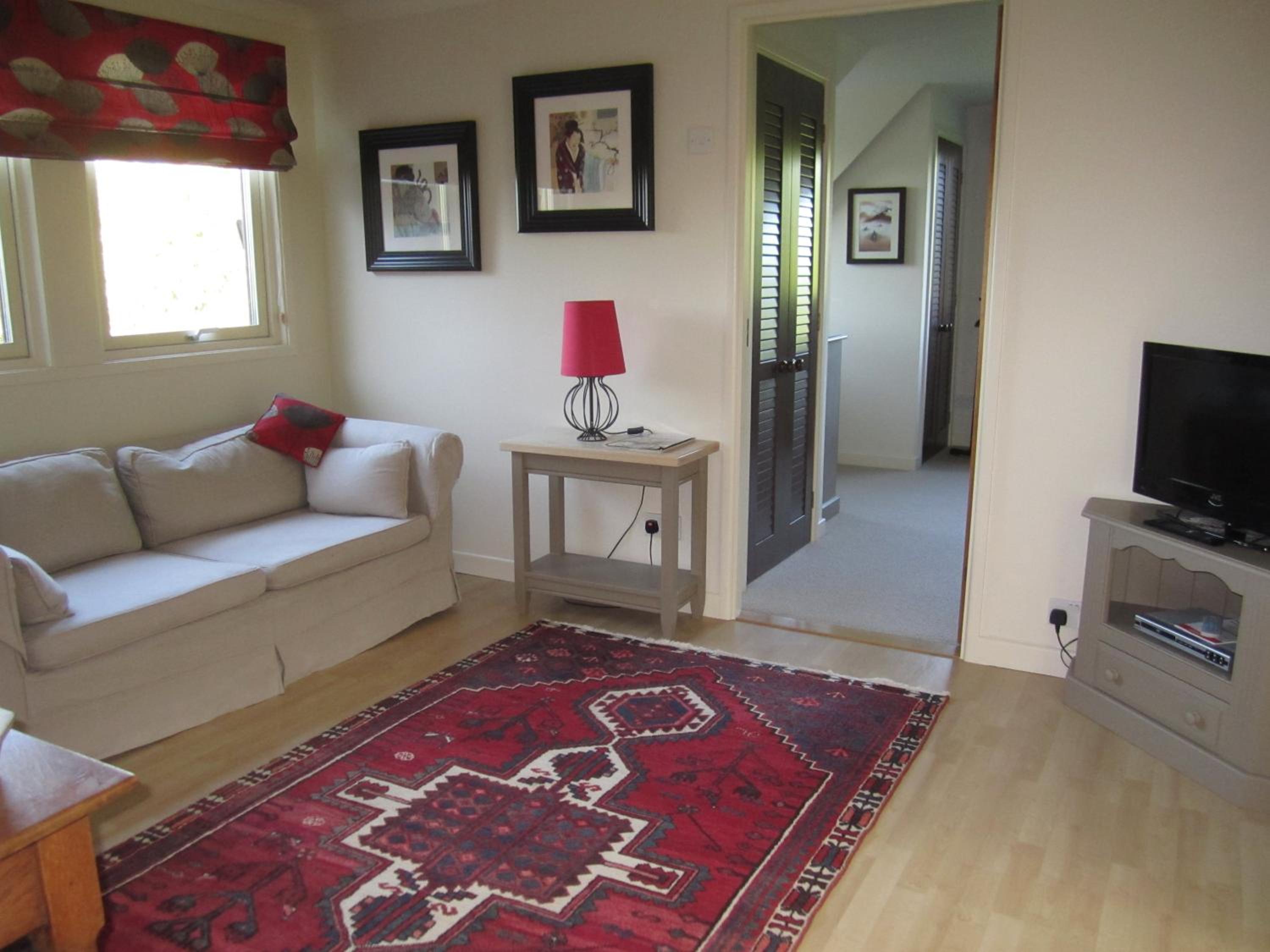 Family Room with Bathroom photo 2