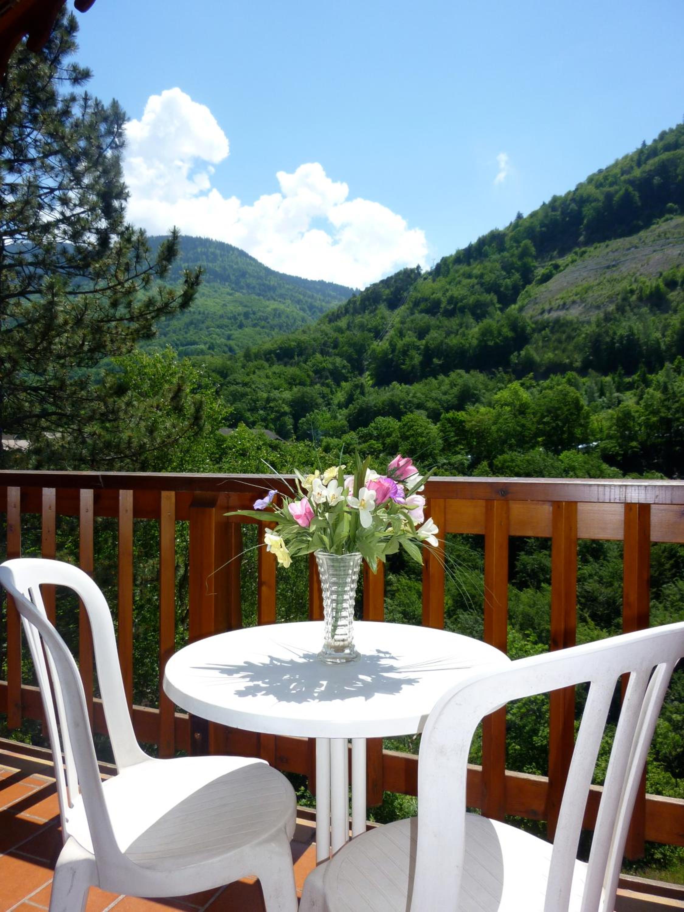 Classic Studio with Balcony & Mountain View (2 Adults)