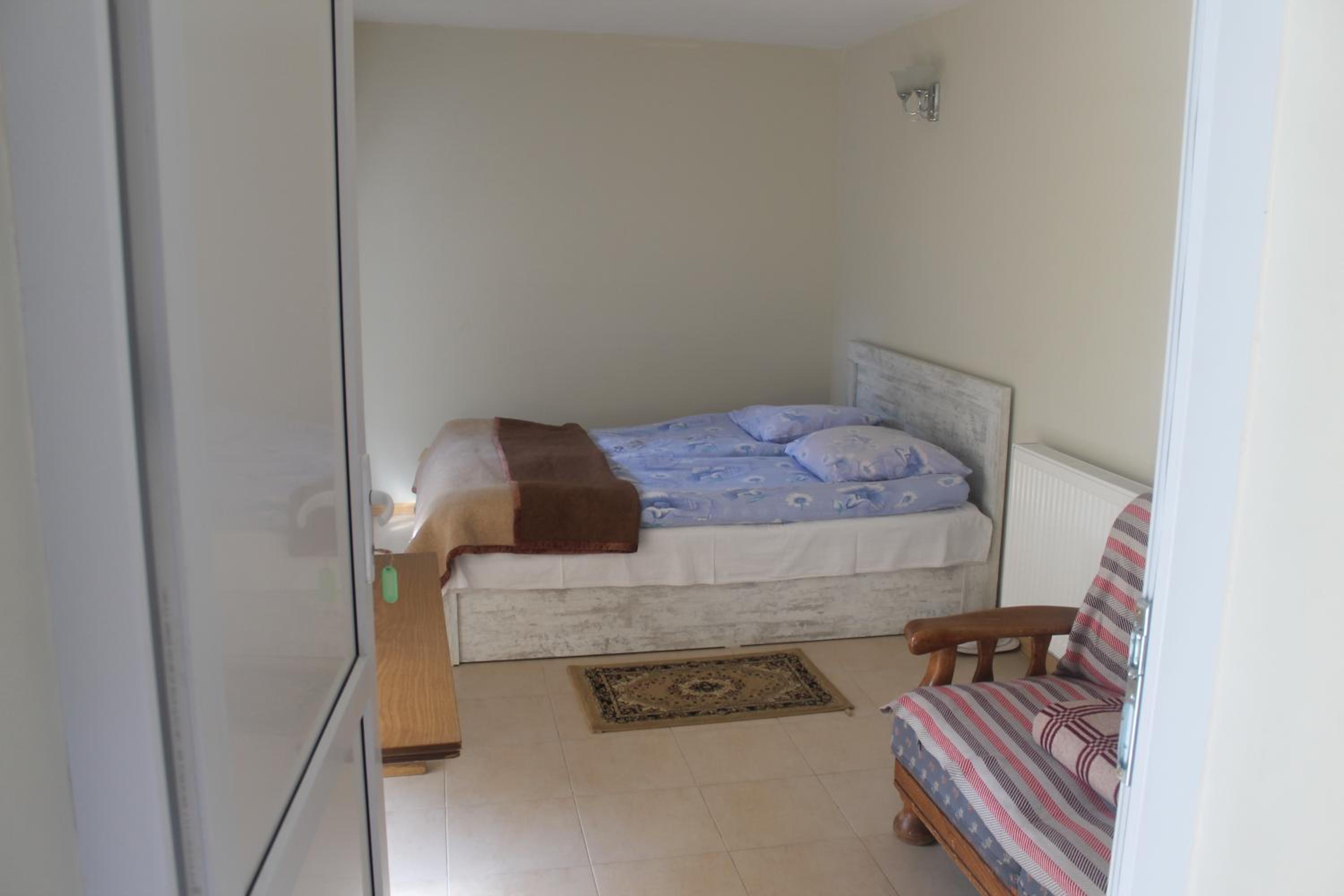 Large Double Room photo 1