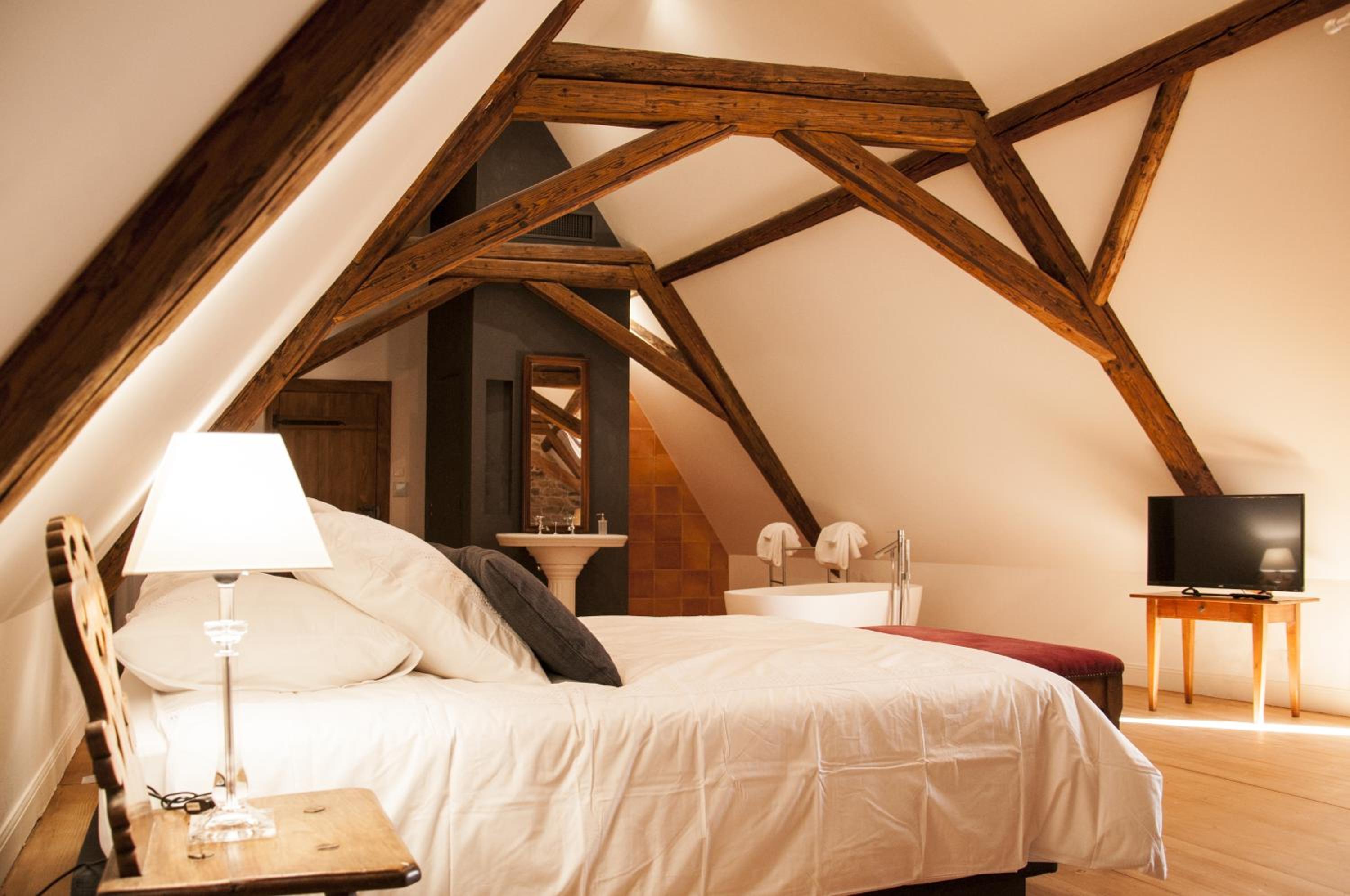 Deluxe Double Room with Bath photo 2