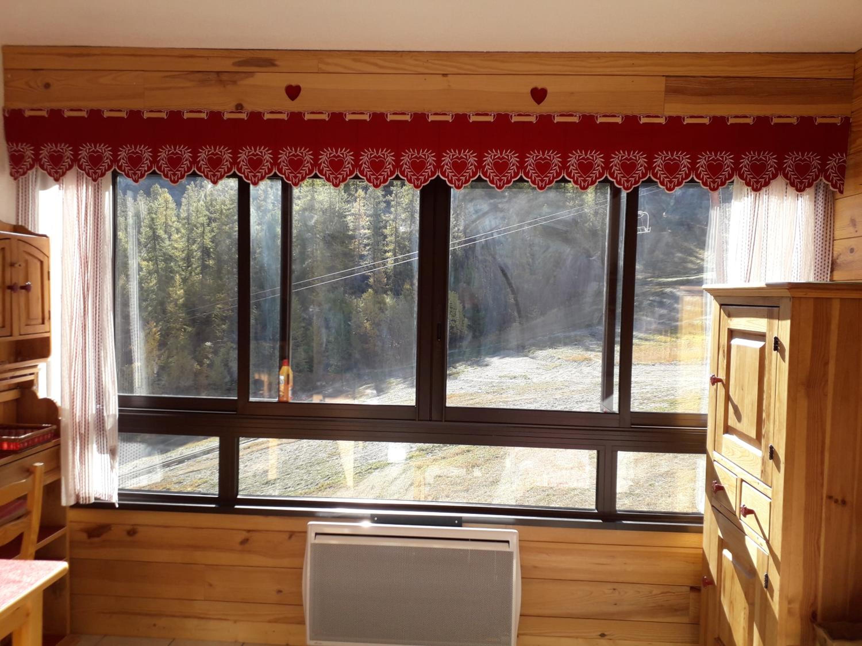 Apartment with Mountain View