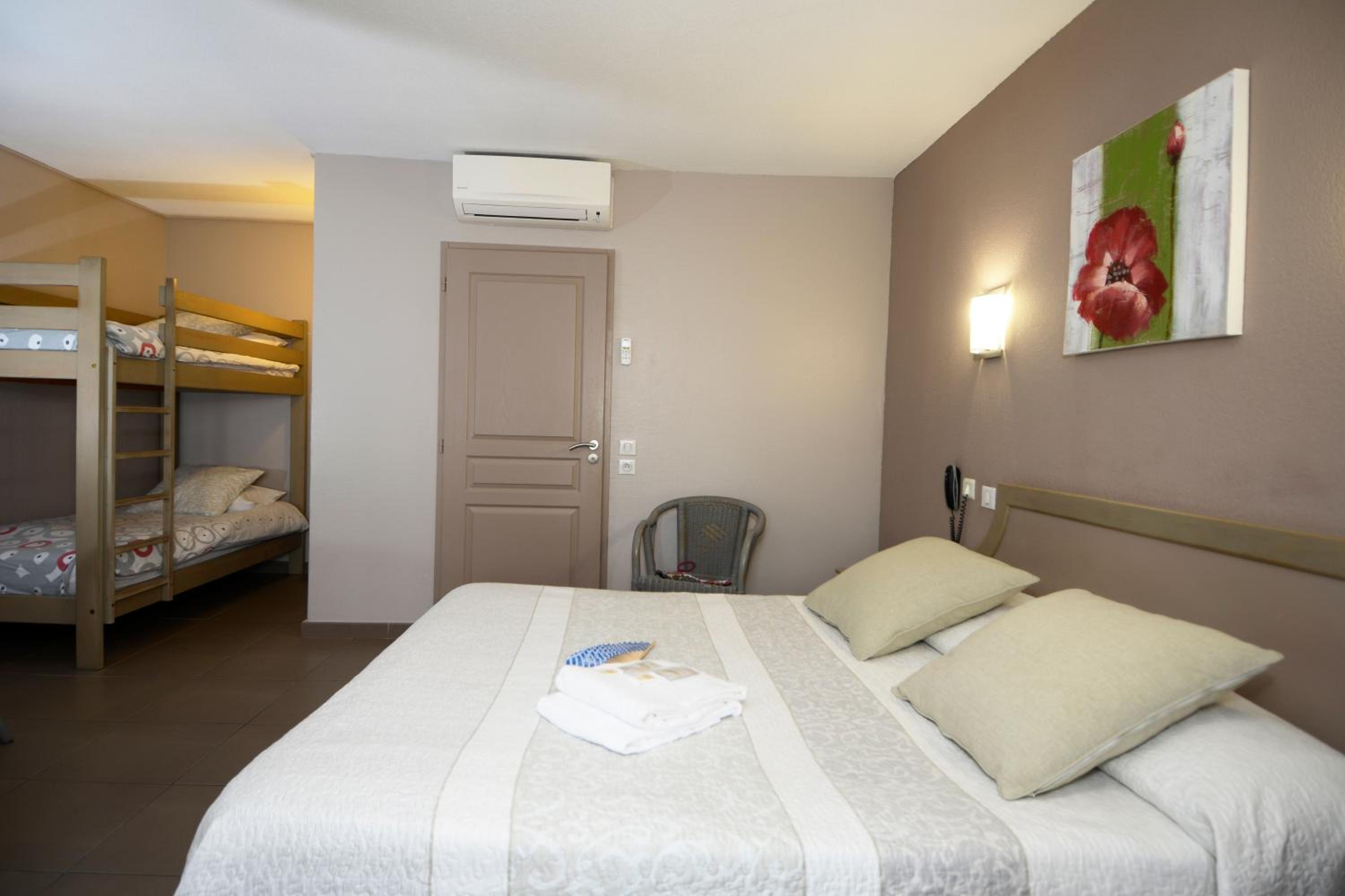 Standard Double Room - Court Side - Parking View