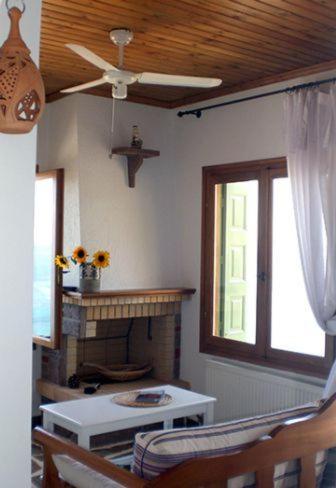 One-Bedroom Apartment with Sea View photo 2
