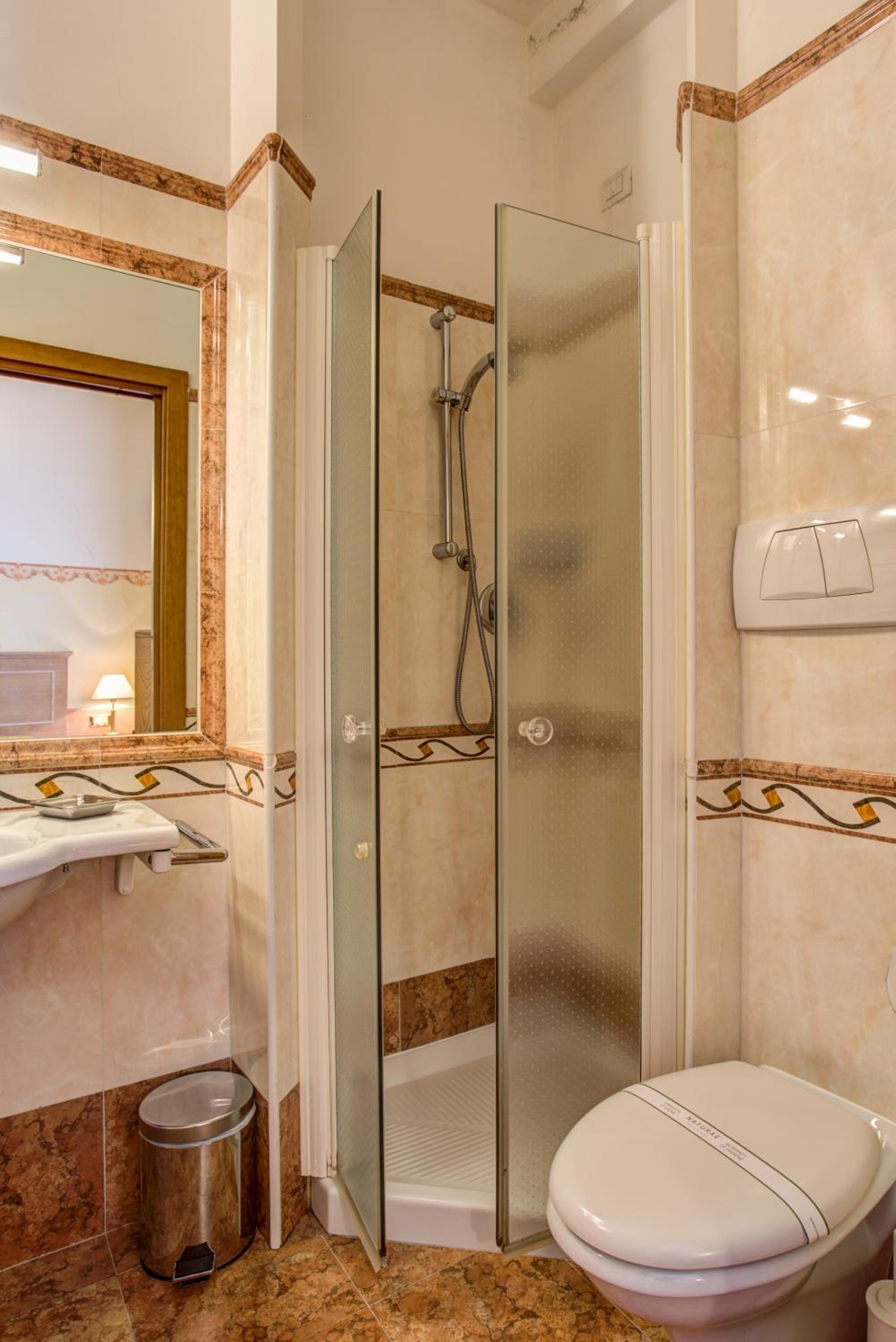 Triple Room with Sea View - Photo 14