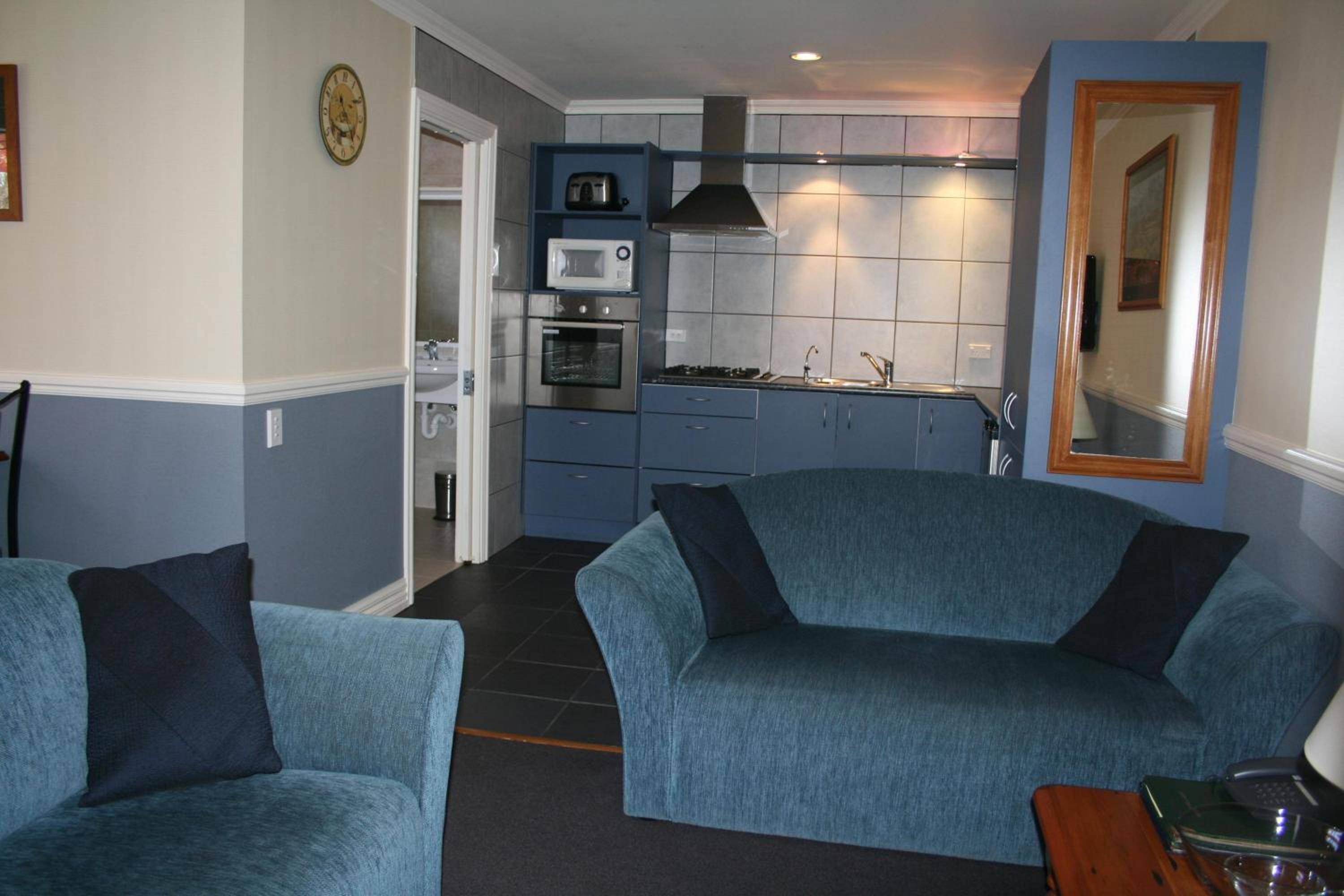 Two-Bedroom Unit with Spa Bath photo 3