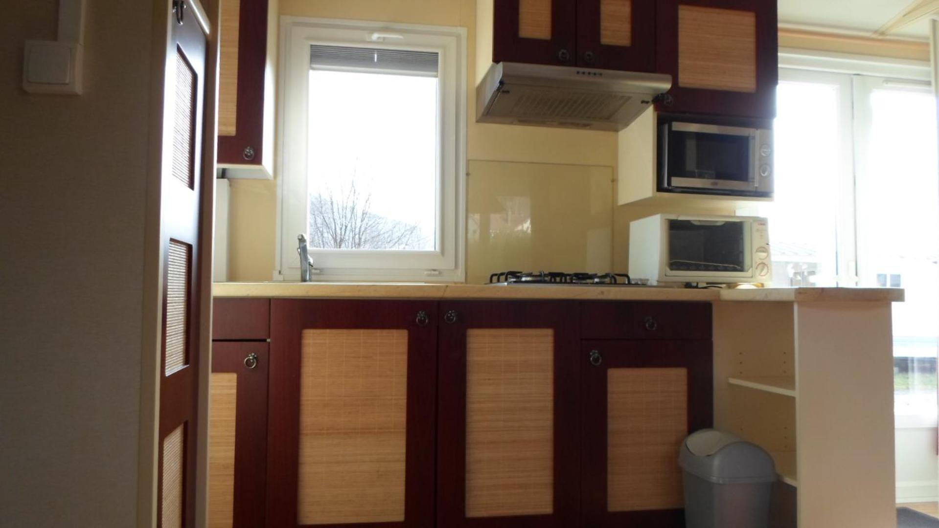 Mobile Home - Photo 4