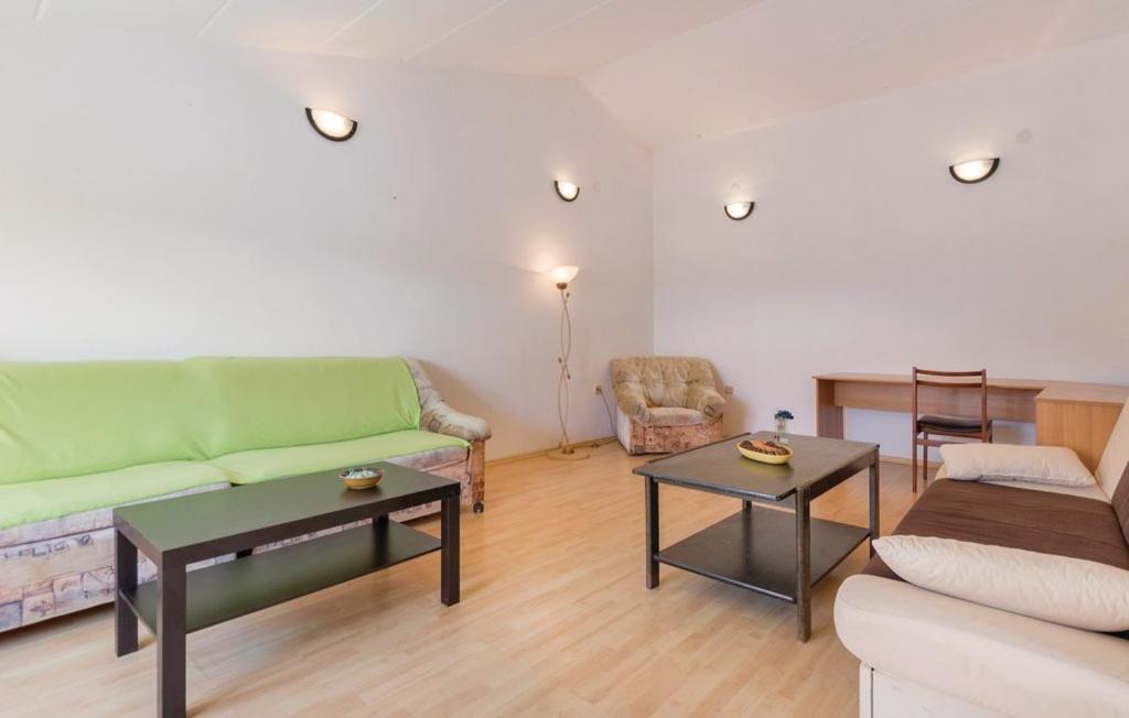 Apartment photo 2