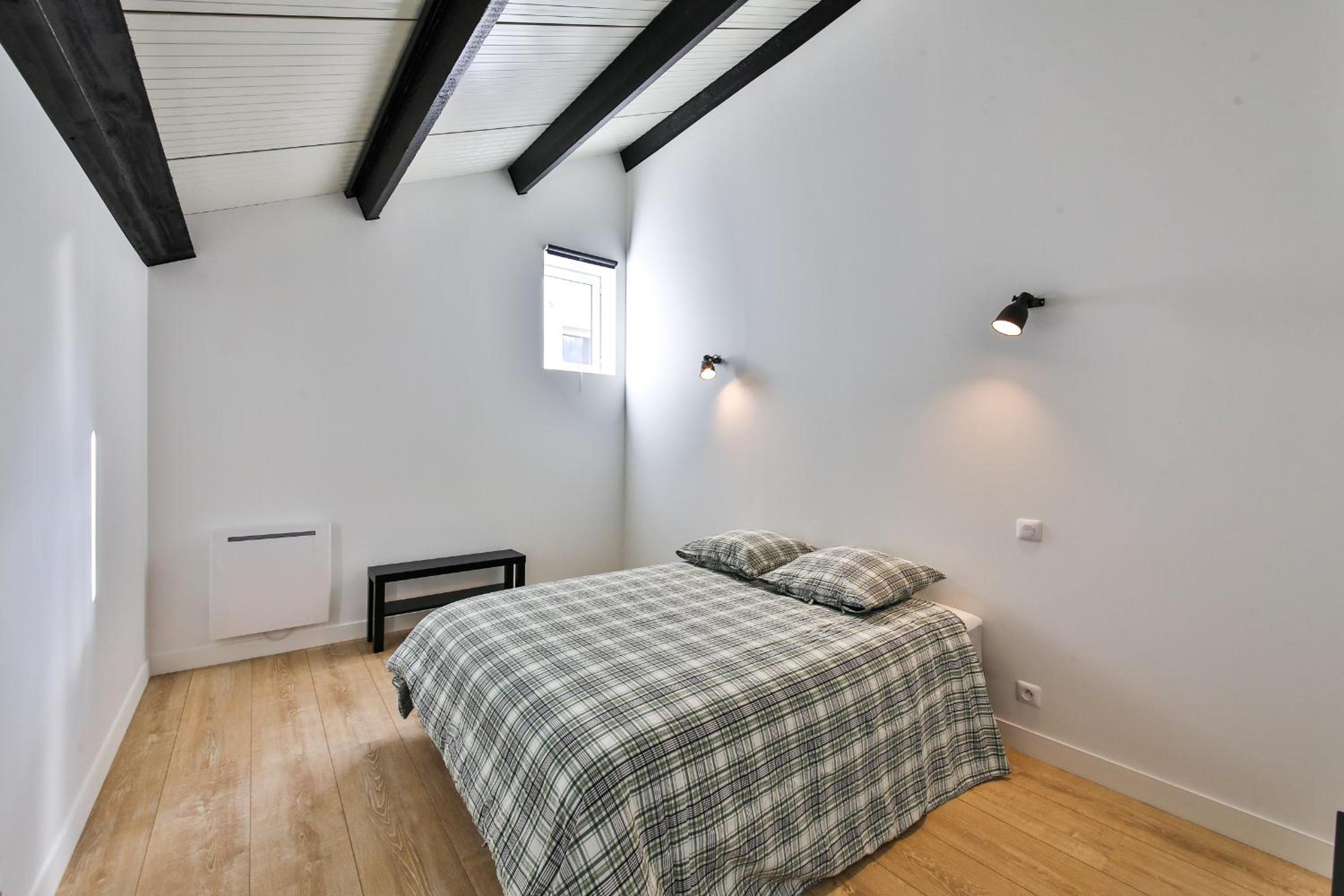 Apartment - Split Level - Photo 28