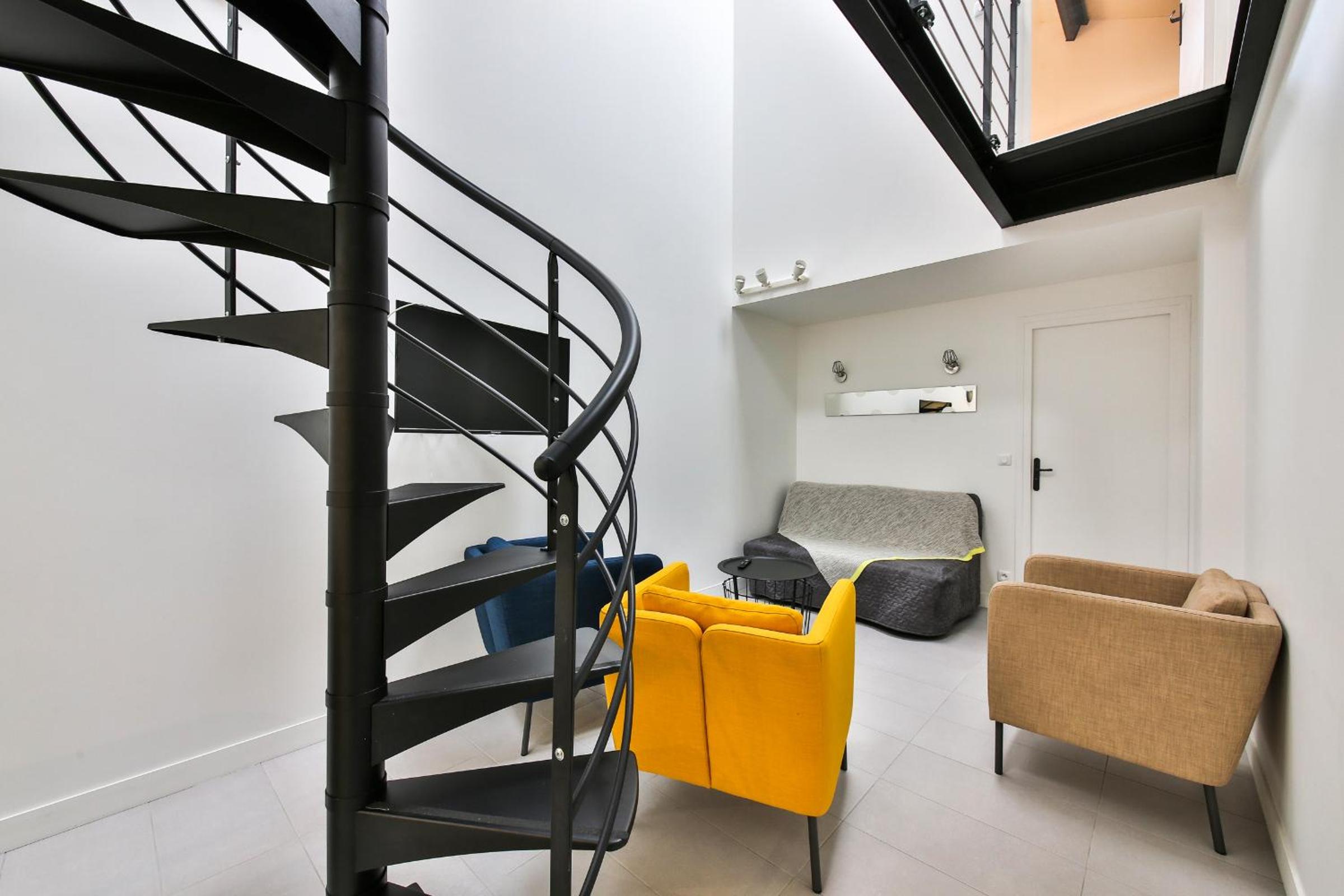 Apartment - Split Level - Photo 40