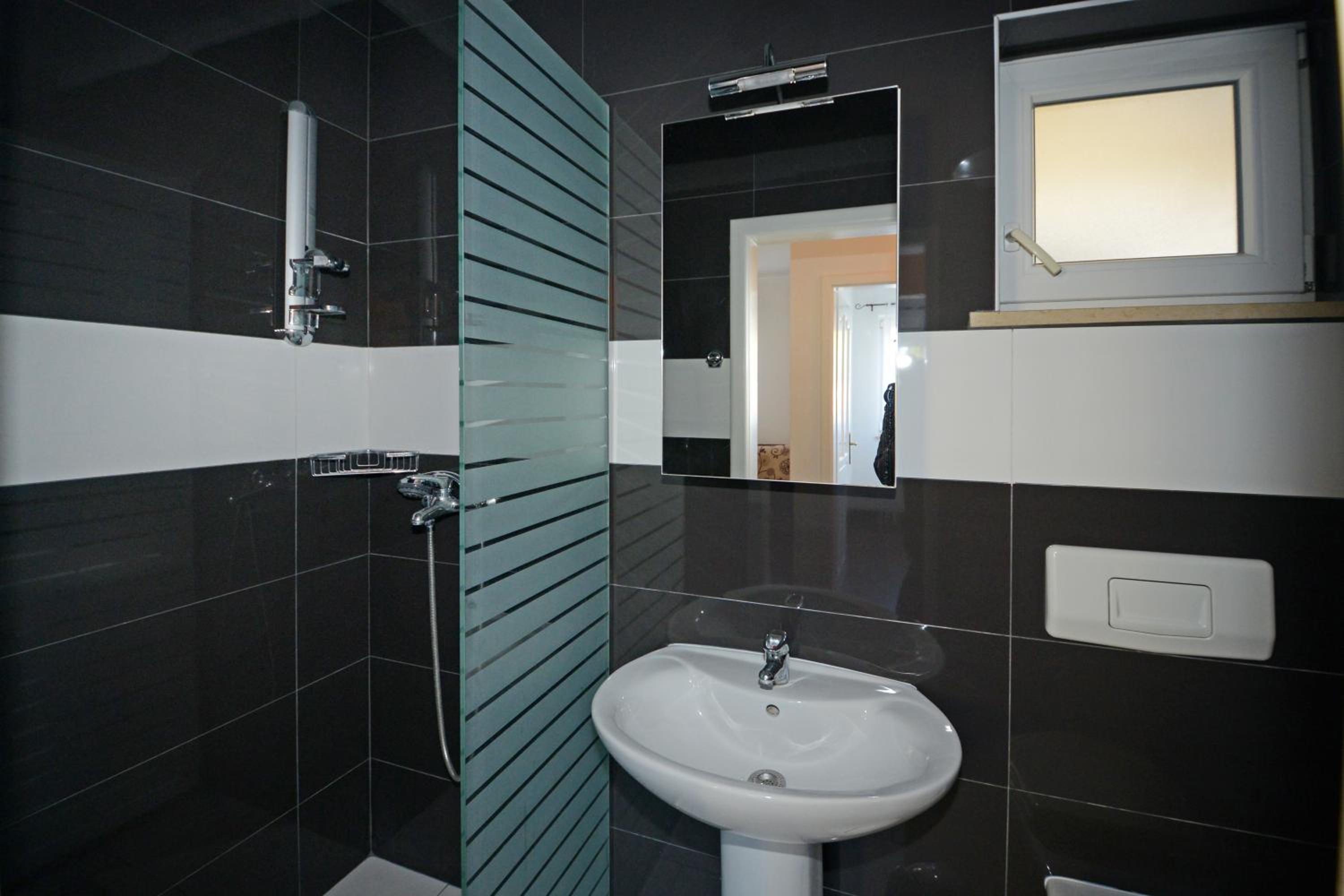 Villa with Private Pool - Photo 16
