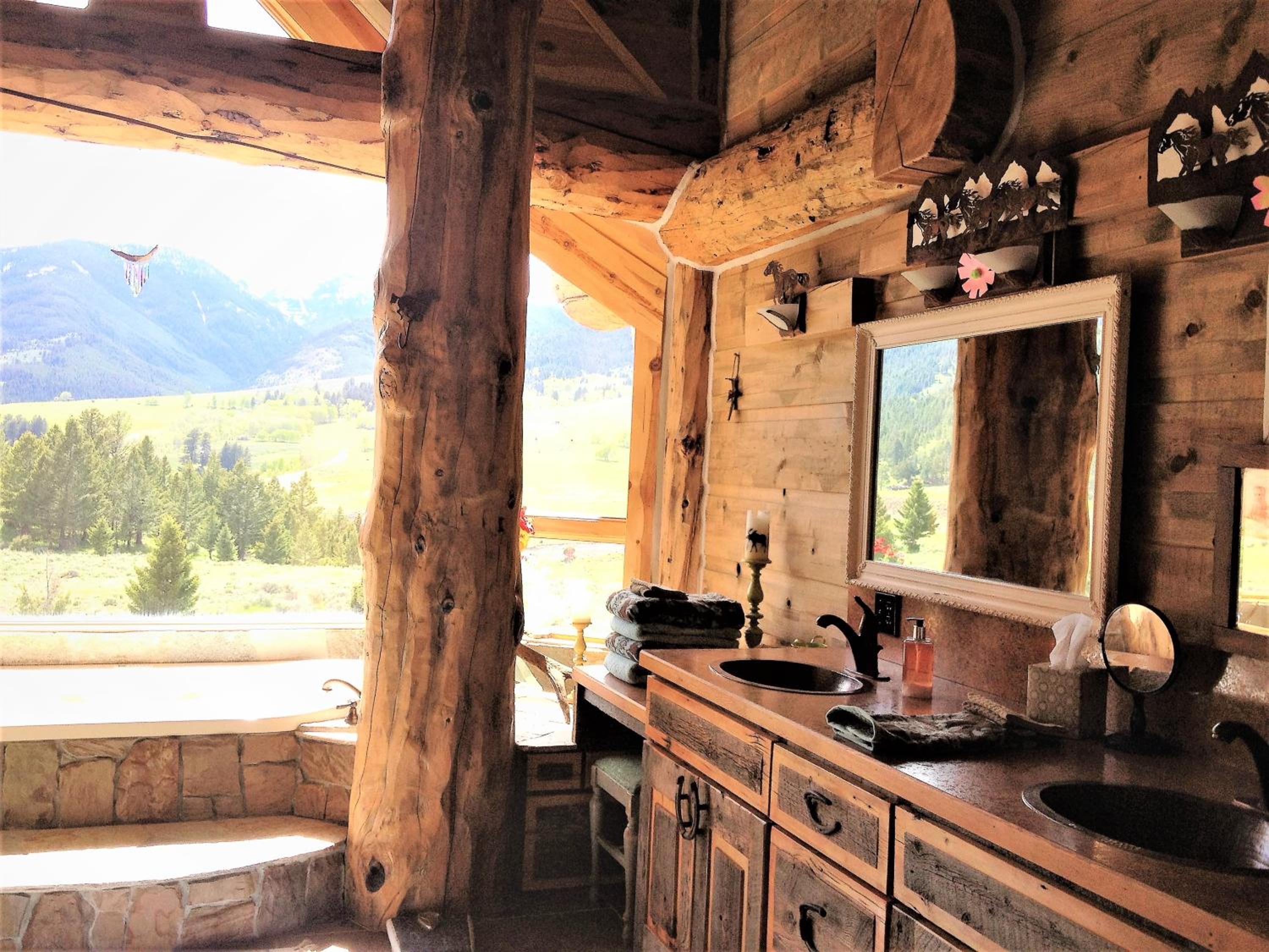 Seven-Bedroom House photo 1