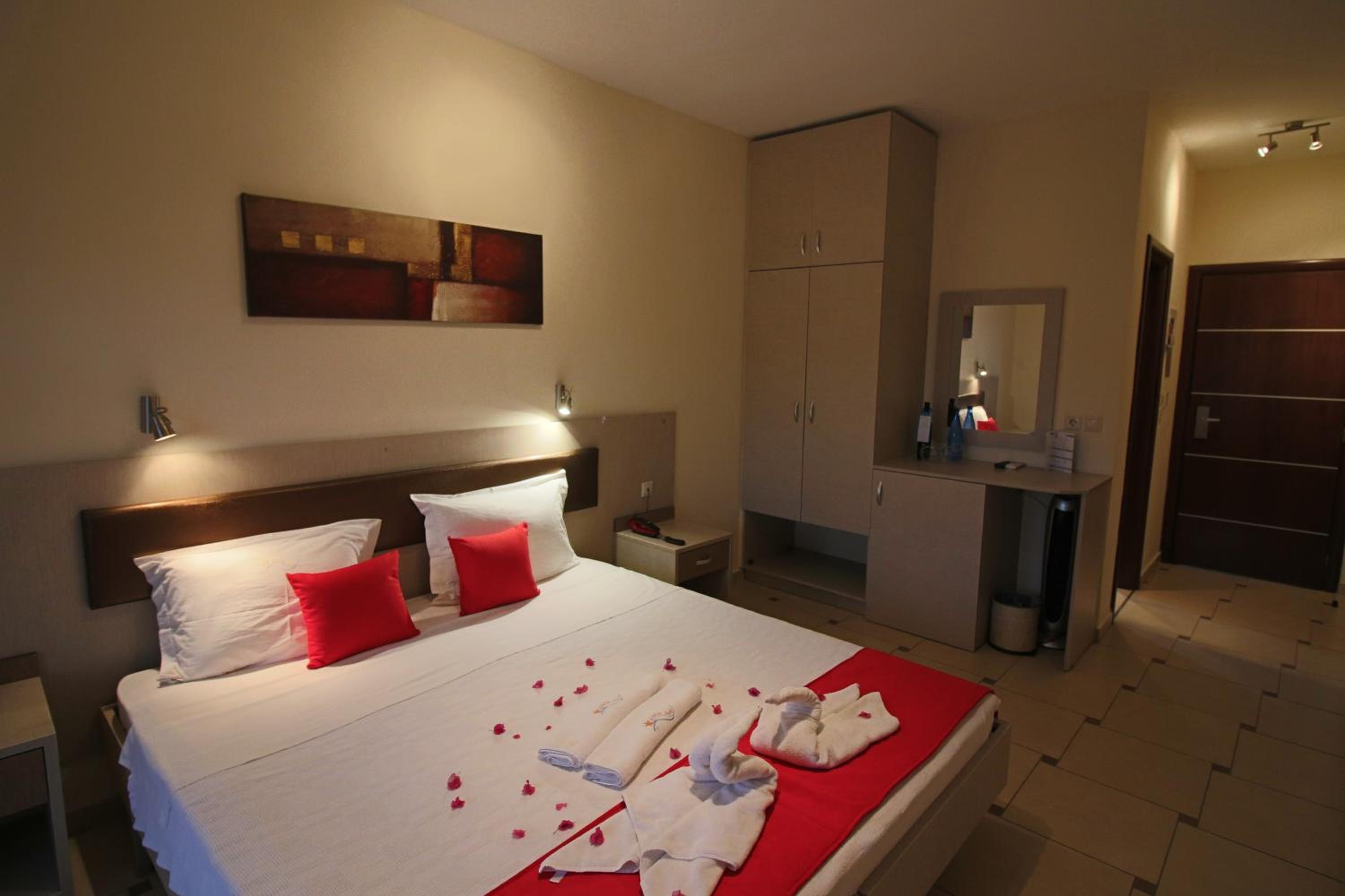 Double or Twin Room with Garden View photo 1