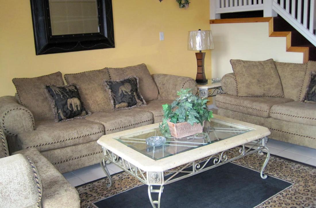 Deluxe Three-Bedroom/ 2 Storey Villa 2.5 bathrooms
