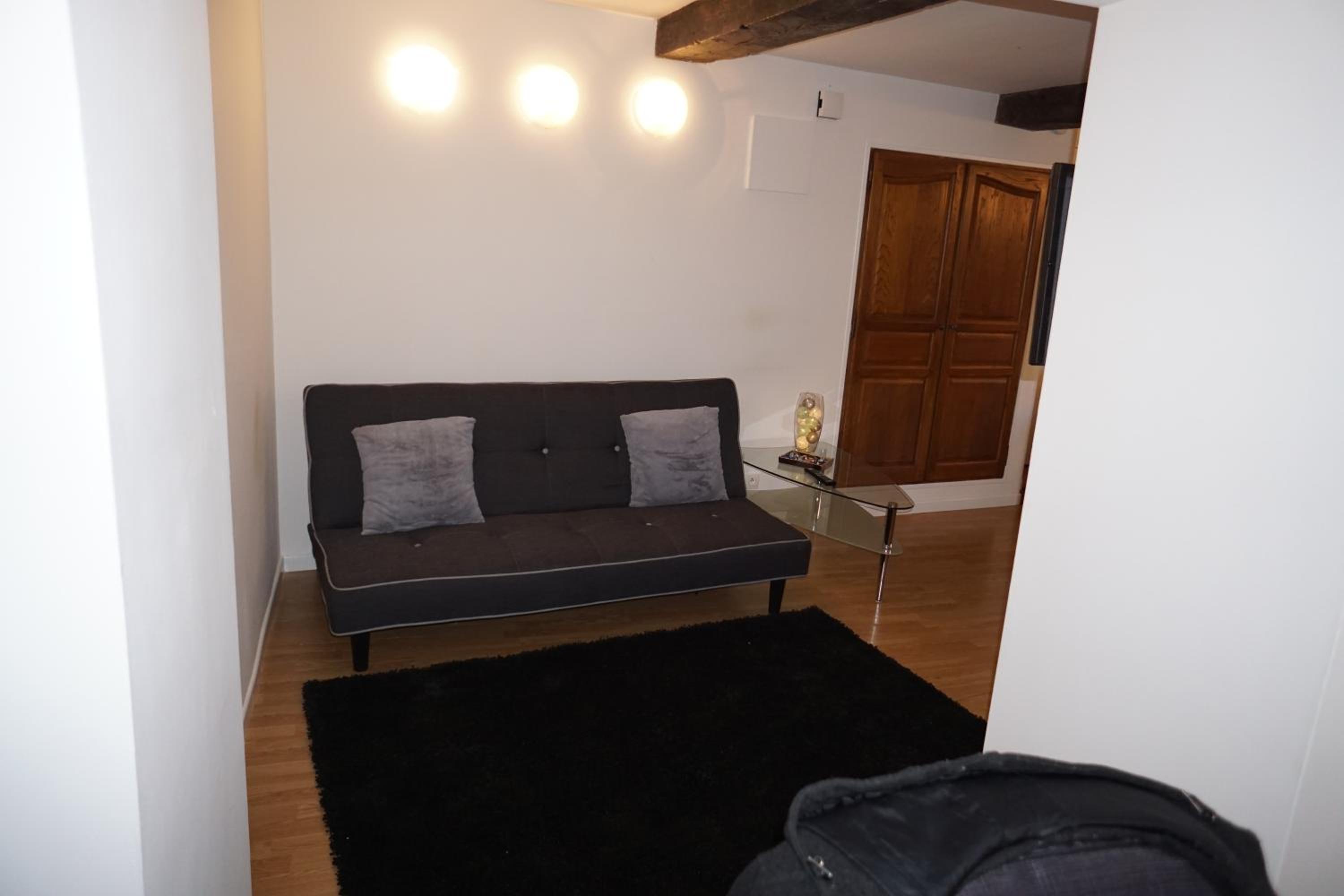 One-Bedroom Apartment photo 3