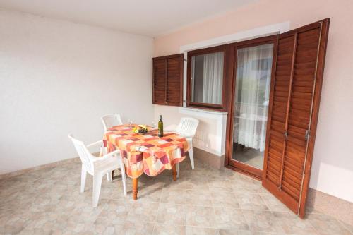 Studio Apartment photo 2