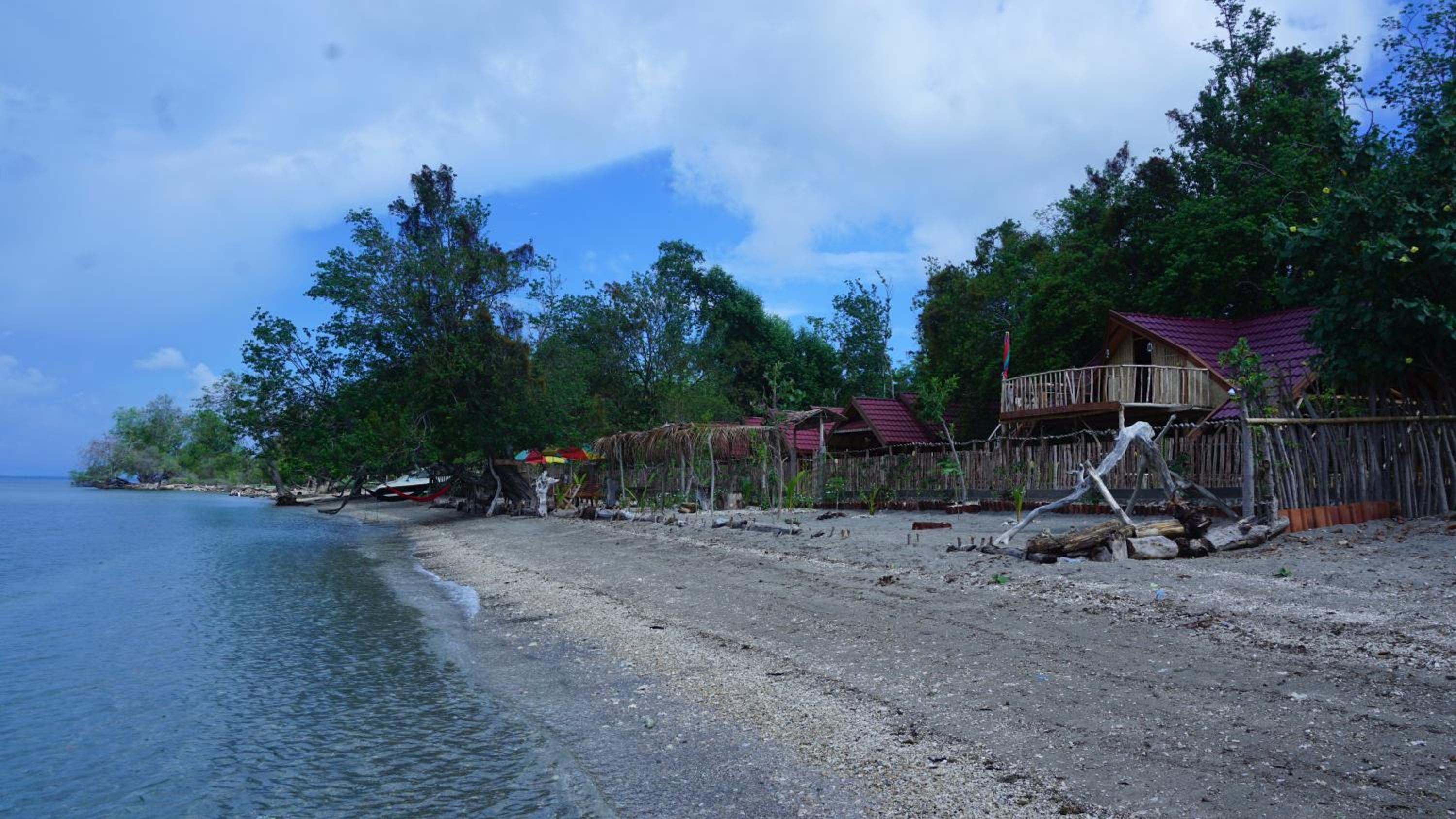 Bungalow - Beach Front - Photo 7