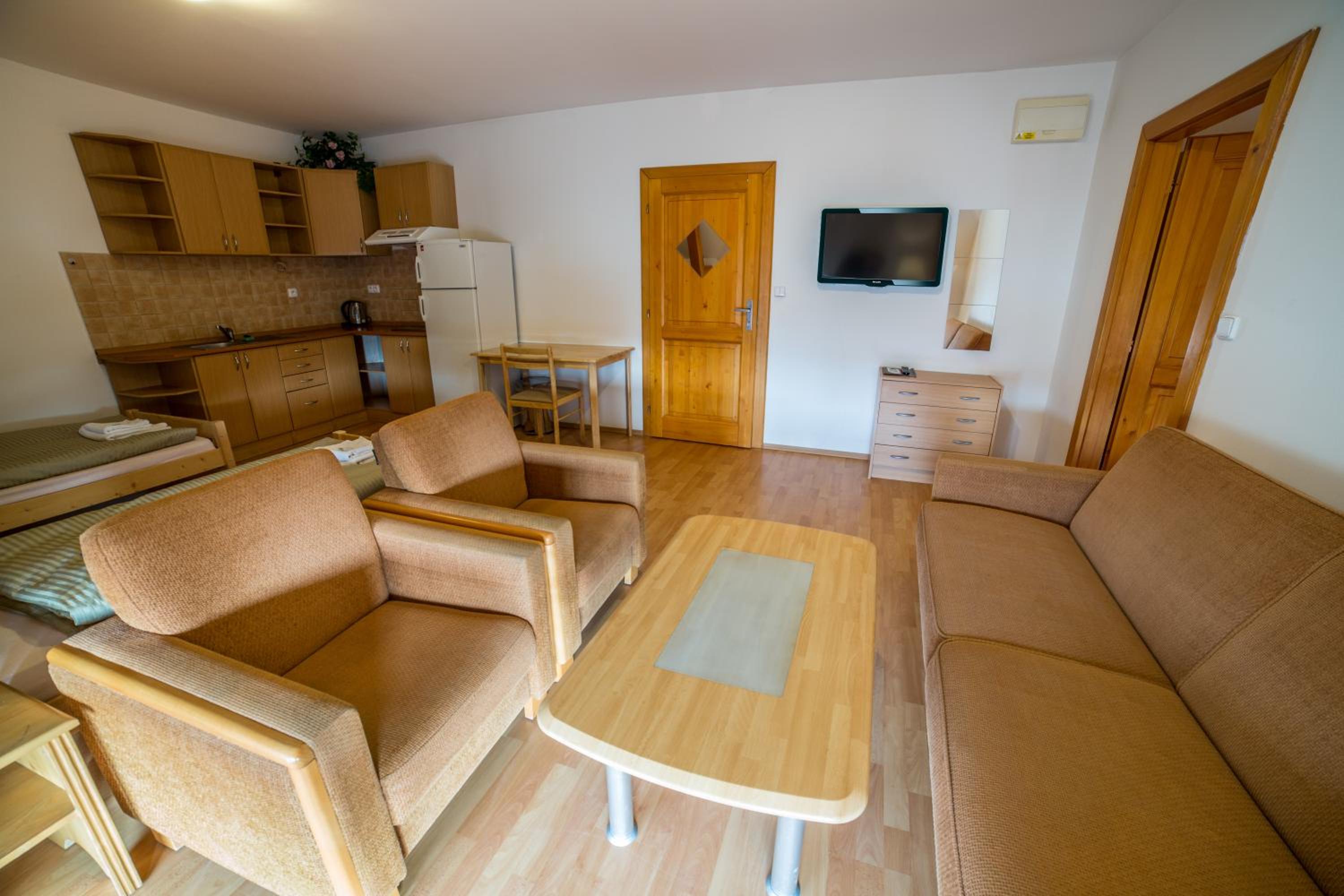One-Bedroom Apartment photo 1