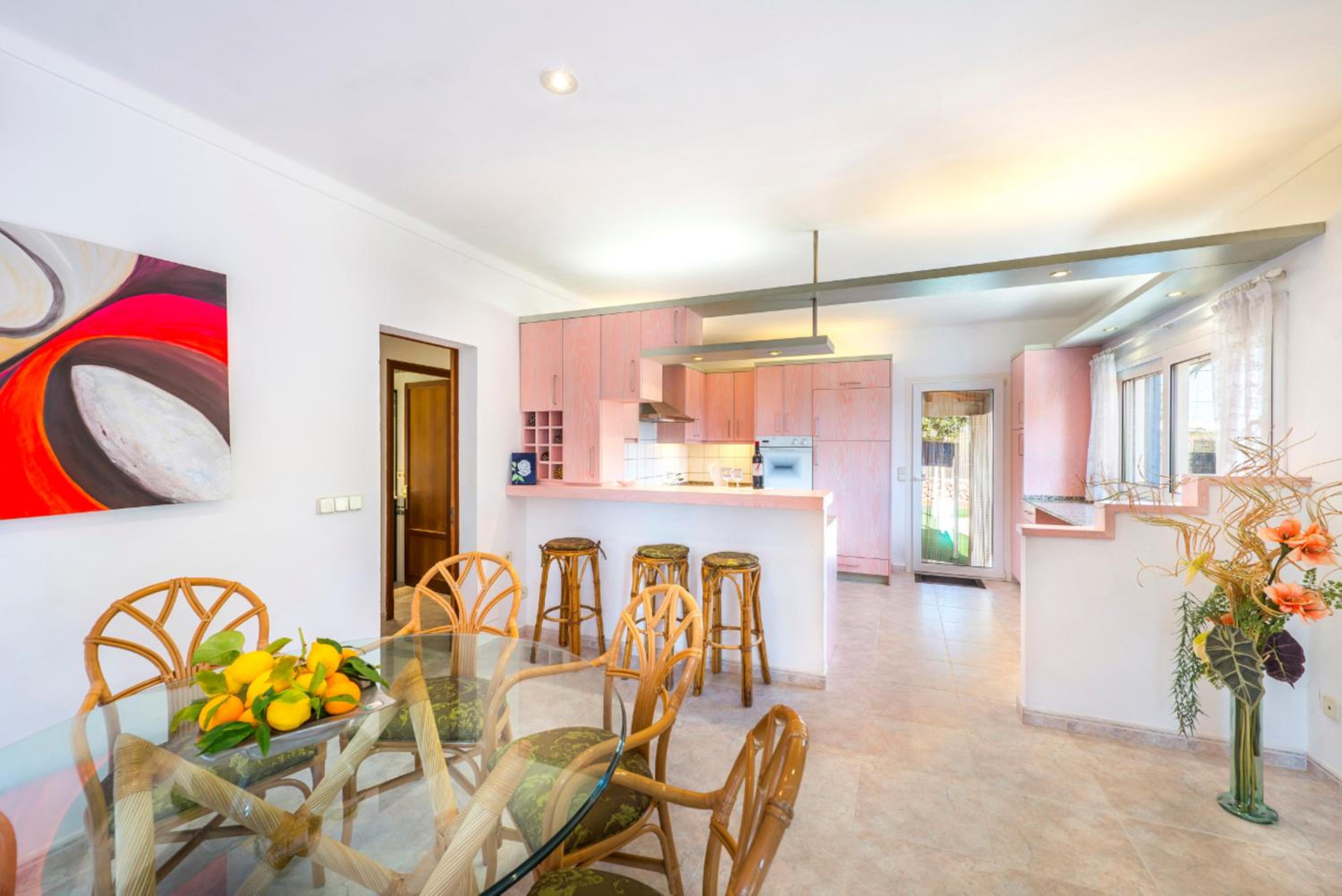 Five-Bedroom Villa photo 1