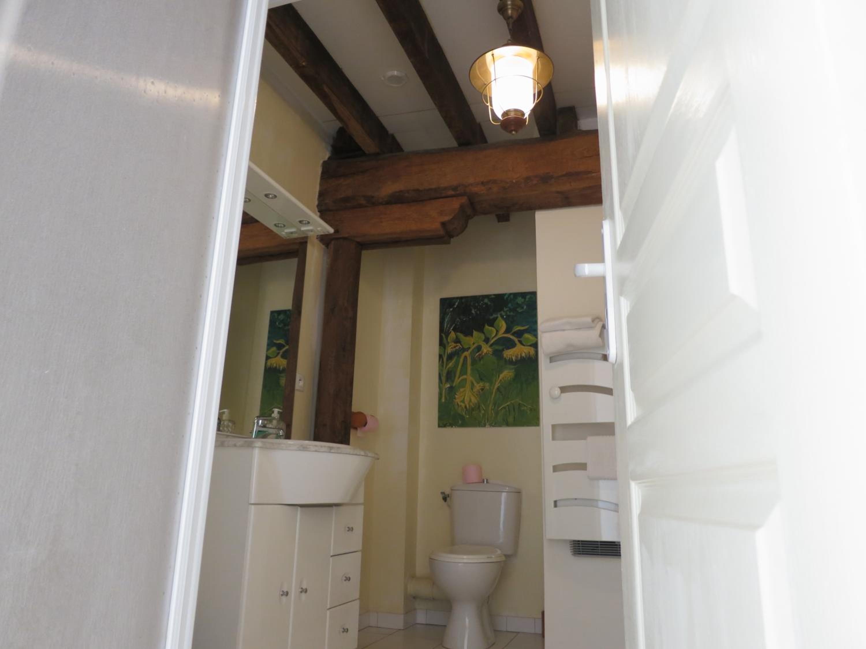 Standard Double Room - Photo 4