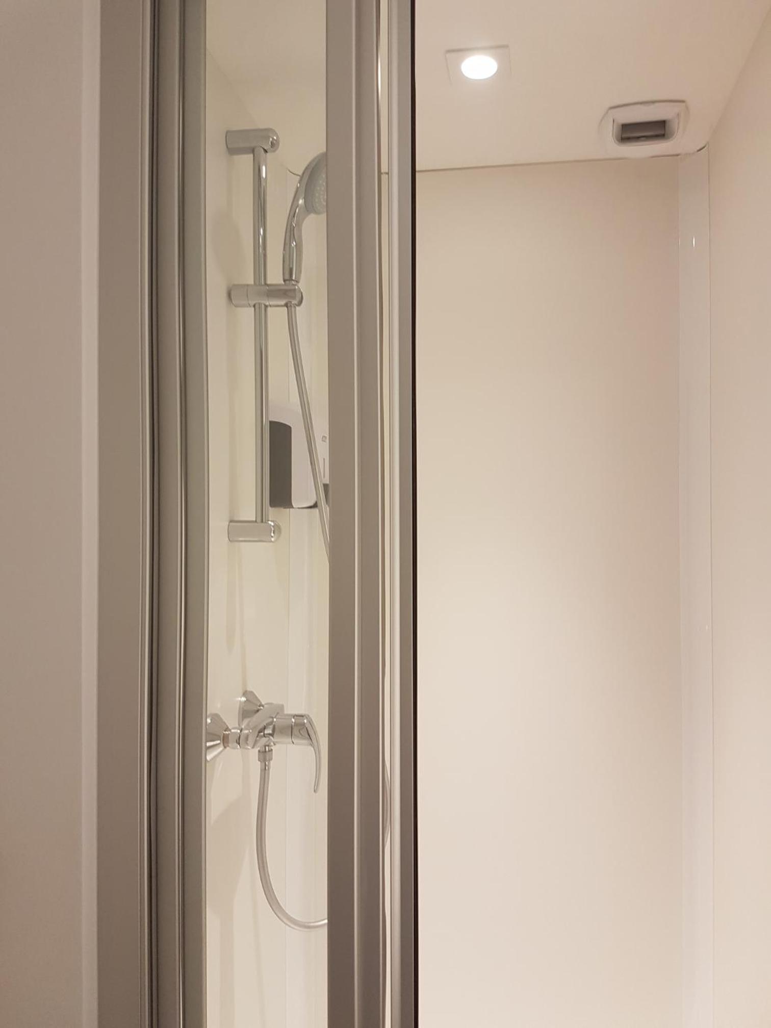 Cabrio Room with Private Bathroom - Photo 13