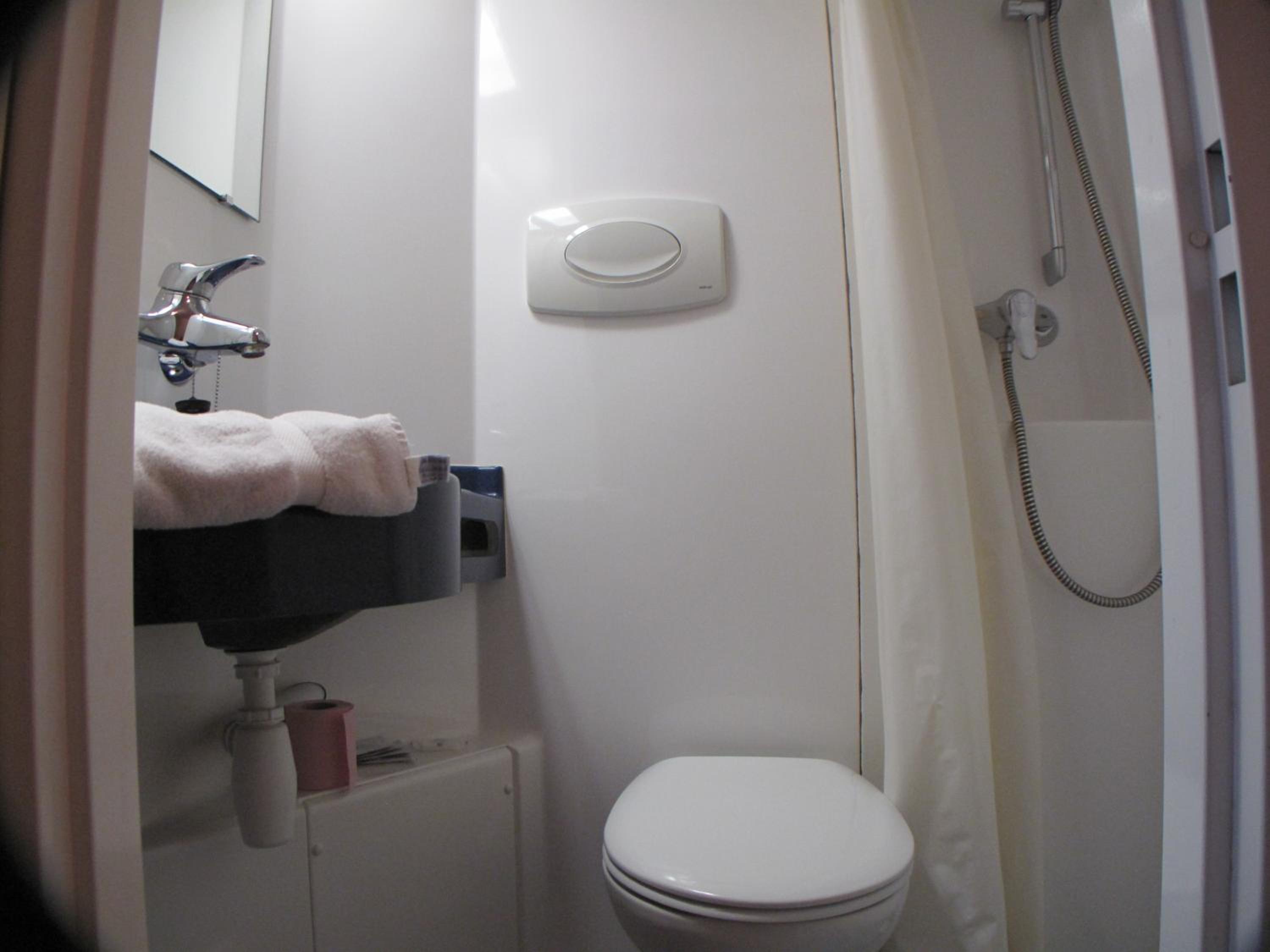 Double Room - Photo 17
