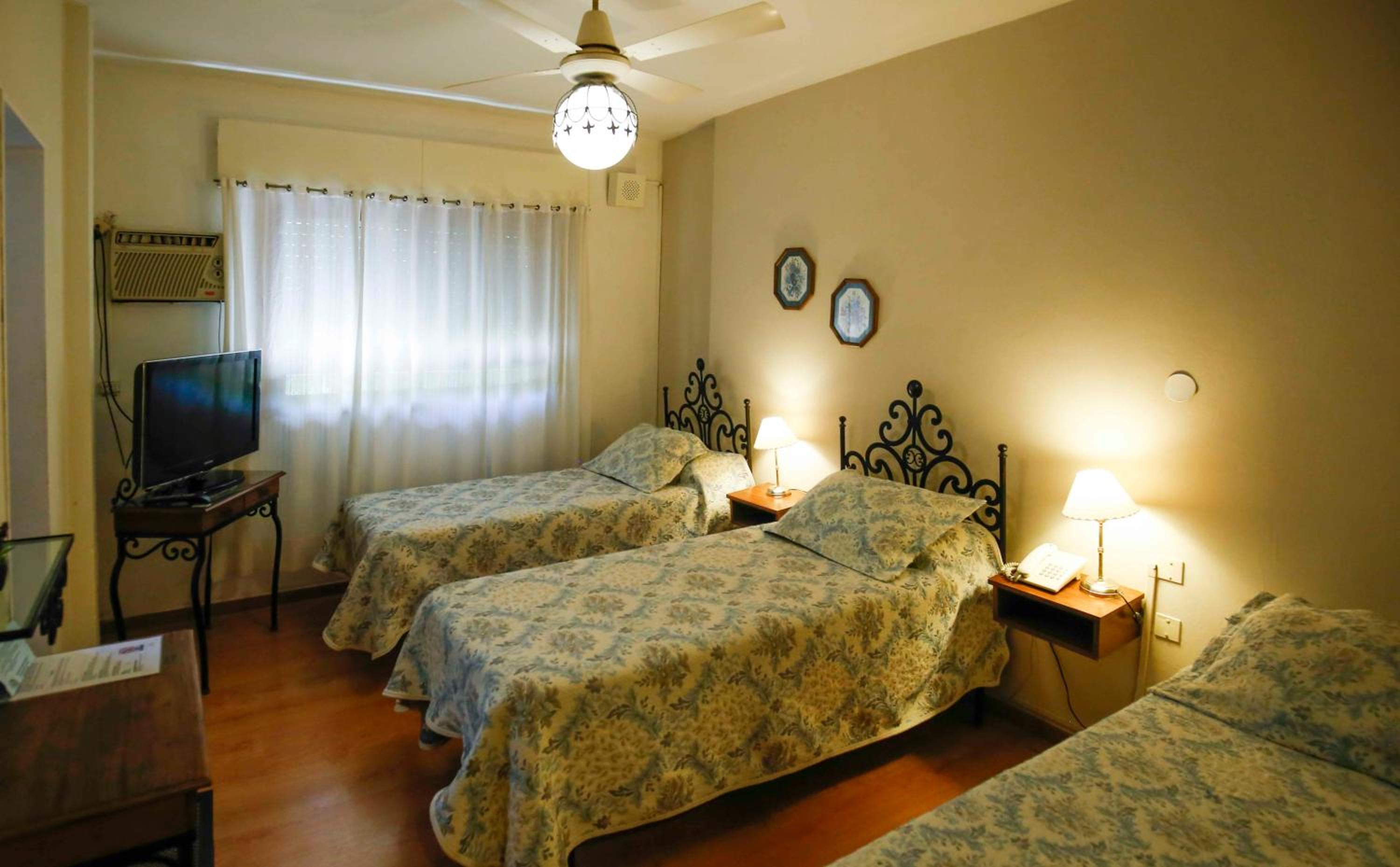 Standard Triple Room photo 2