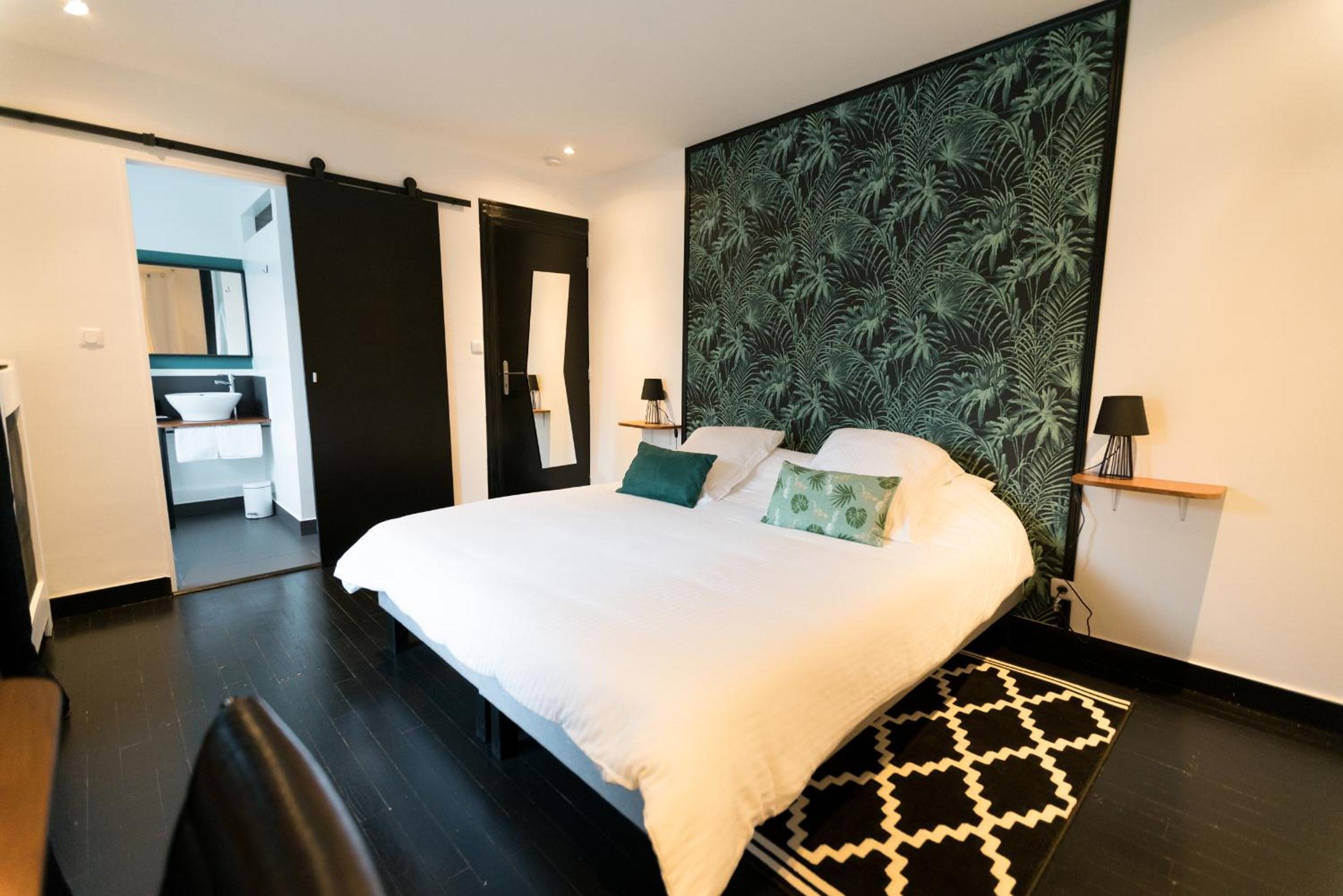 Deluxe Double Room with Private Bathroom