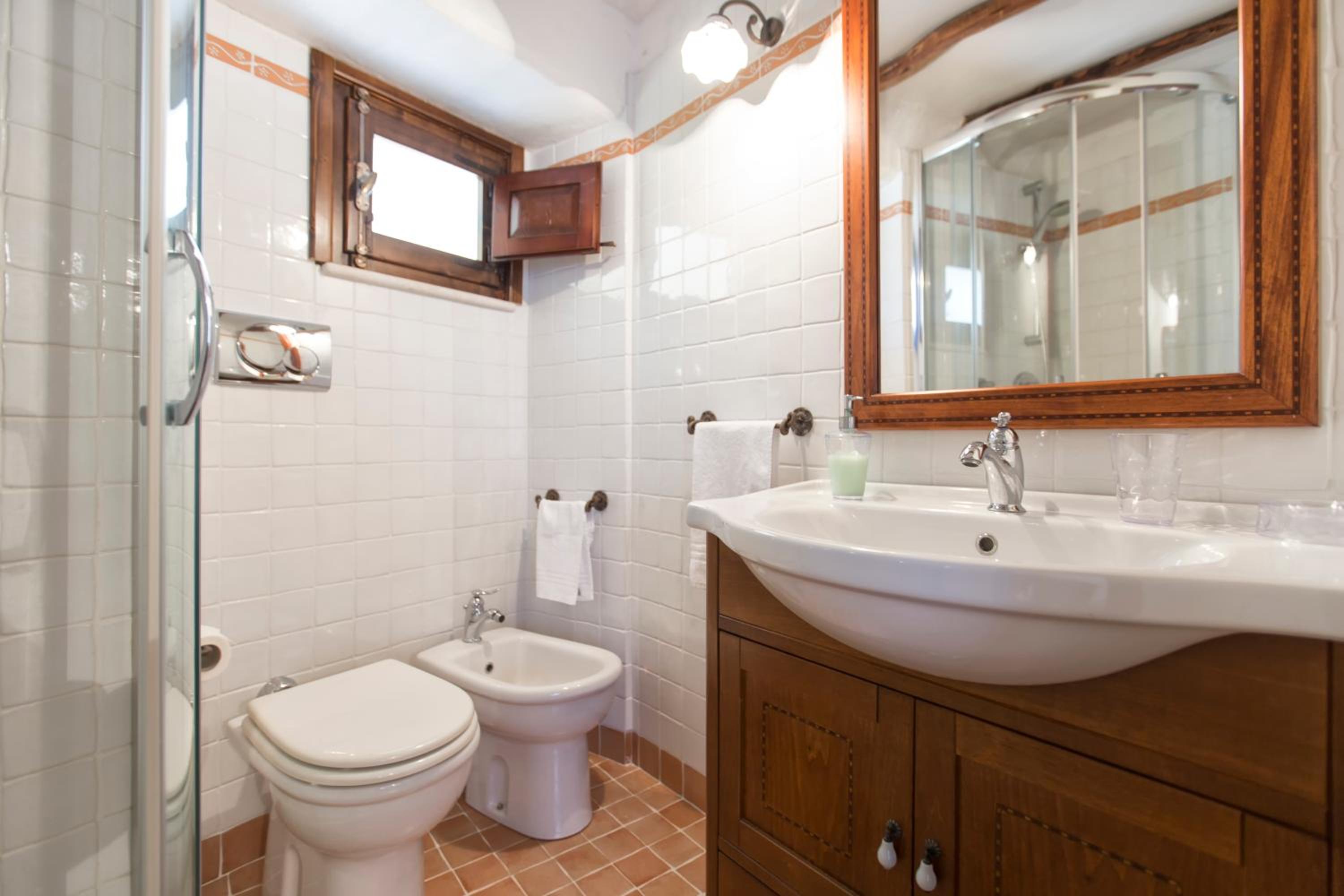 Two-Bedroom House - Photo 4