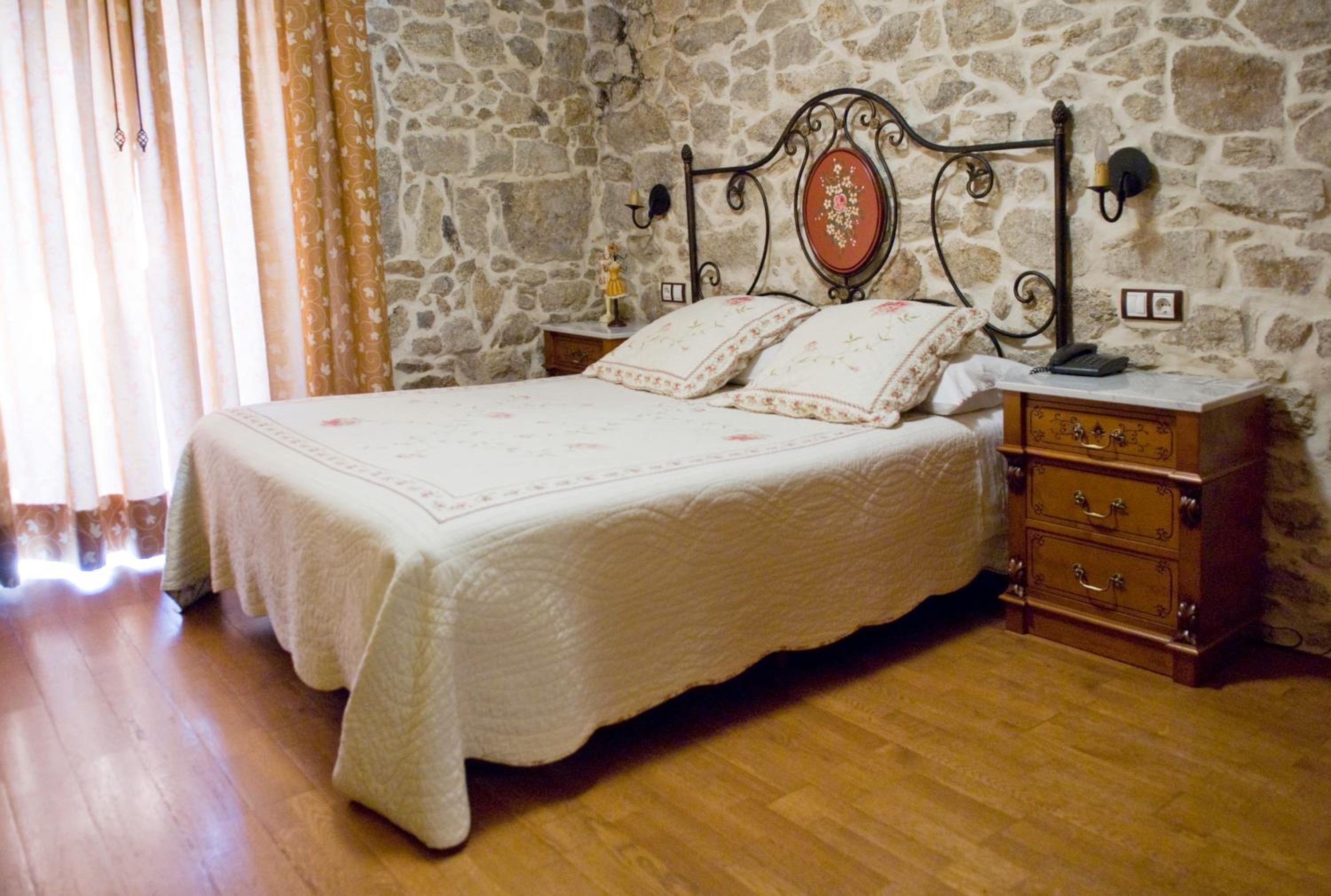 Double Room - Photo 8