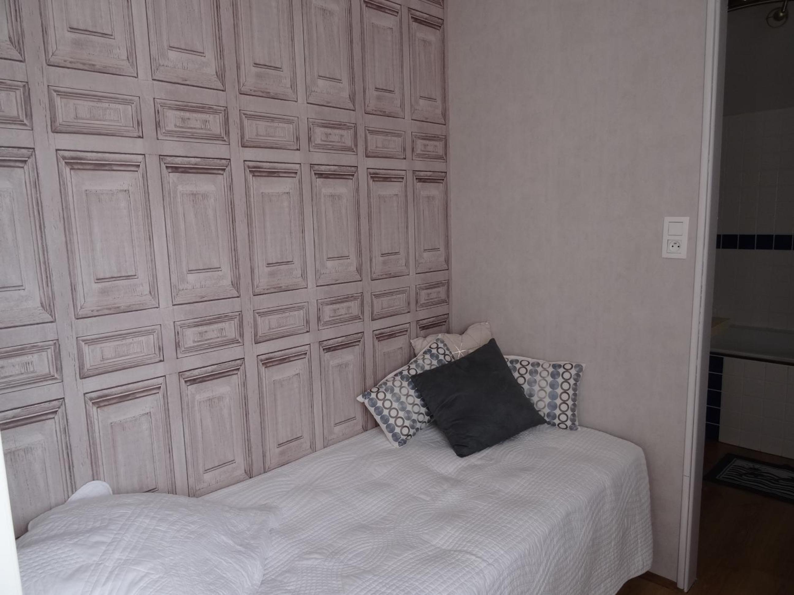 Triple Room with Private Bathroom - Photo 3