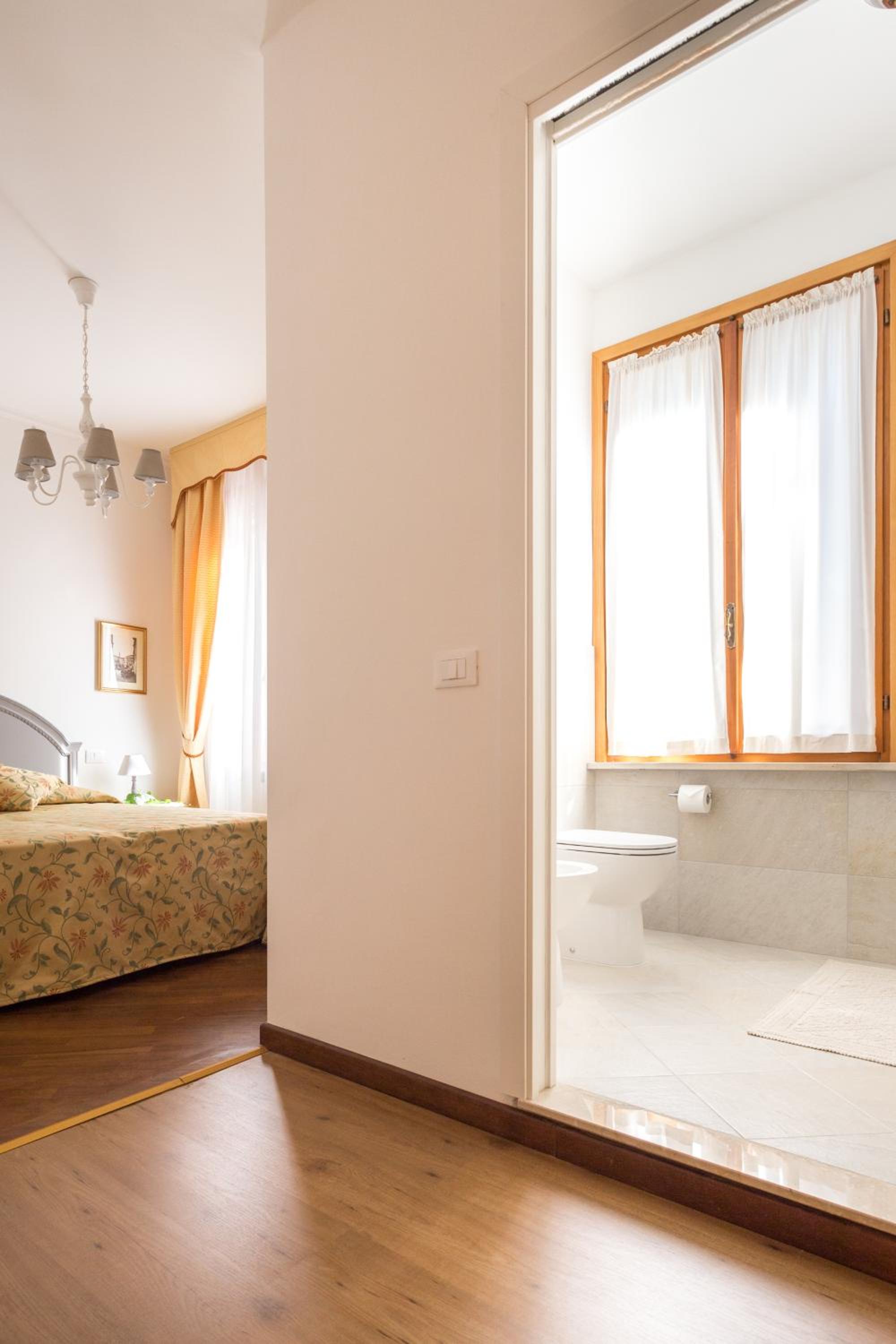 Budget Double or Twin Room photo 3