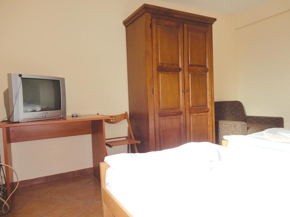 Basic Triple Room - Photo 15