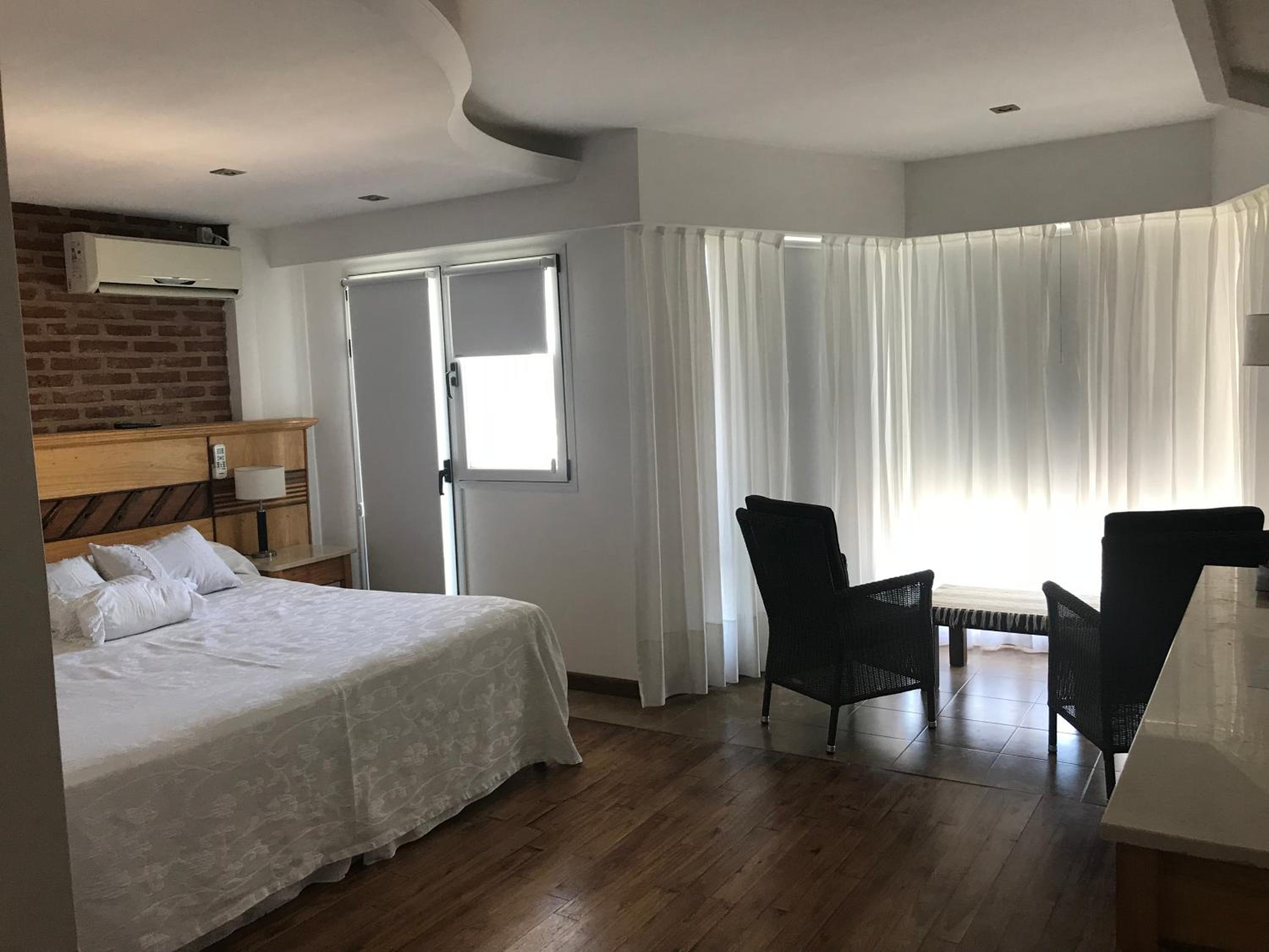 Deluxe Suite with Sea View photo 1