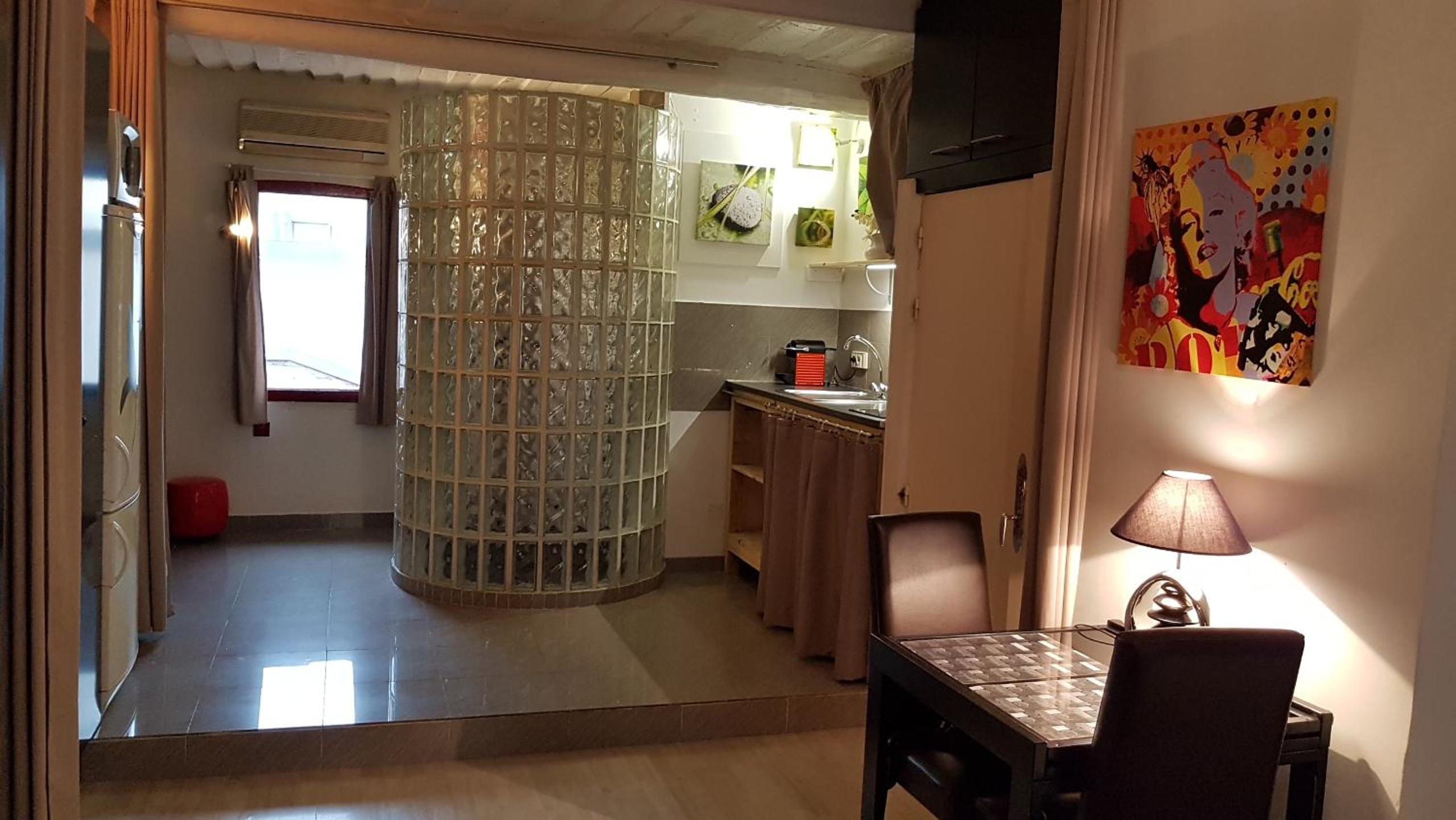 Studio Apartment photo 3