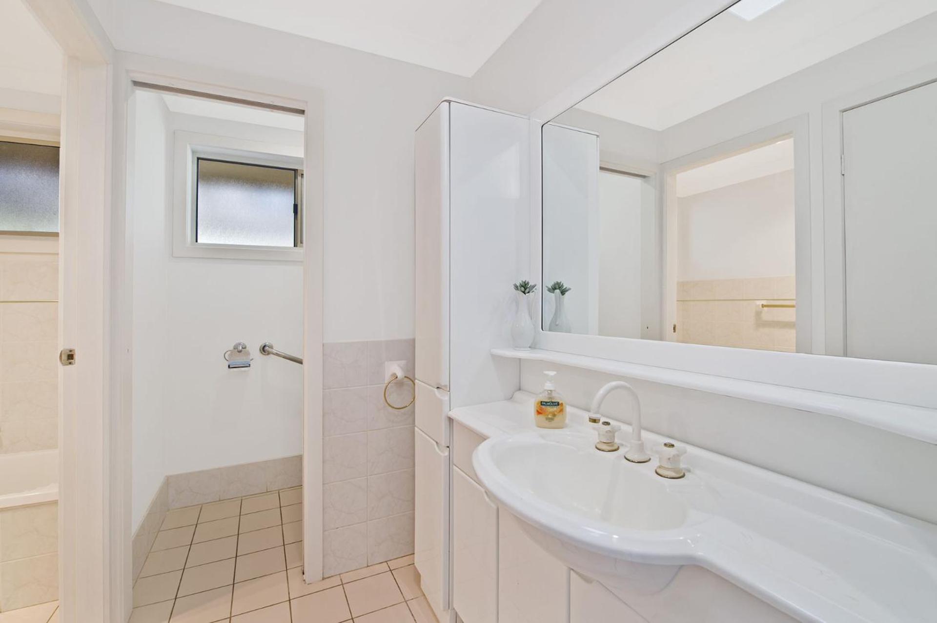 Three-Bedroom House photo 2