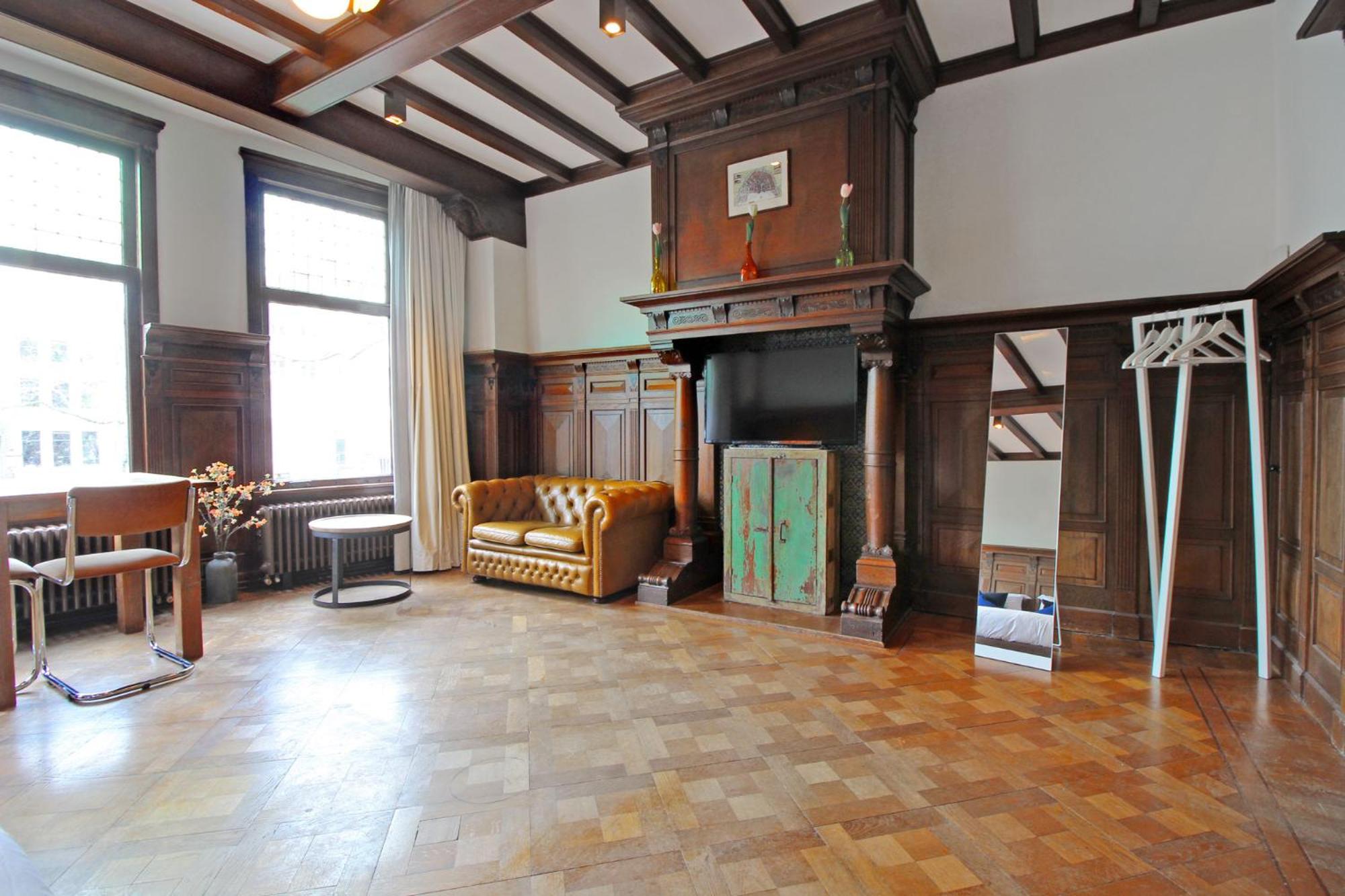 Double or Twin Room with Canal View photo 2