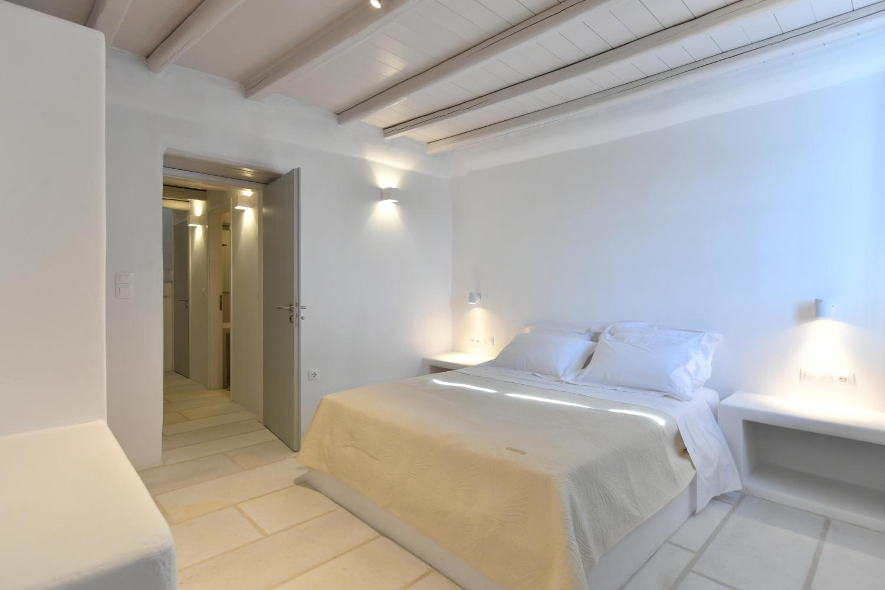 Four-Bedroom House photo 2