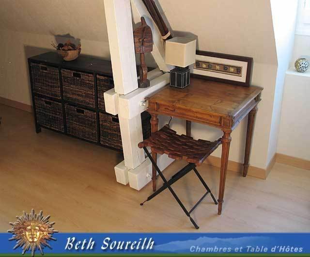 Standard Double Room - Photo 2