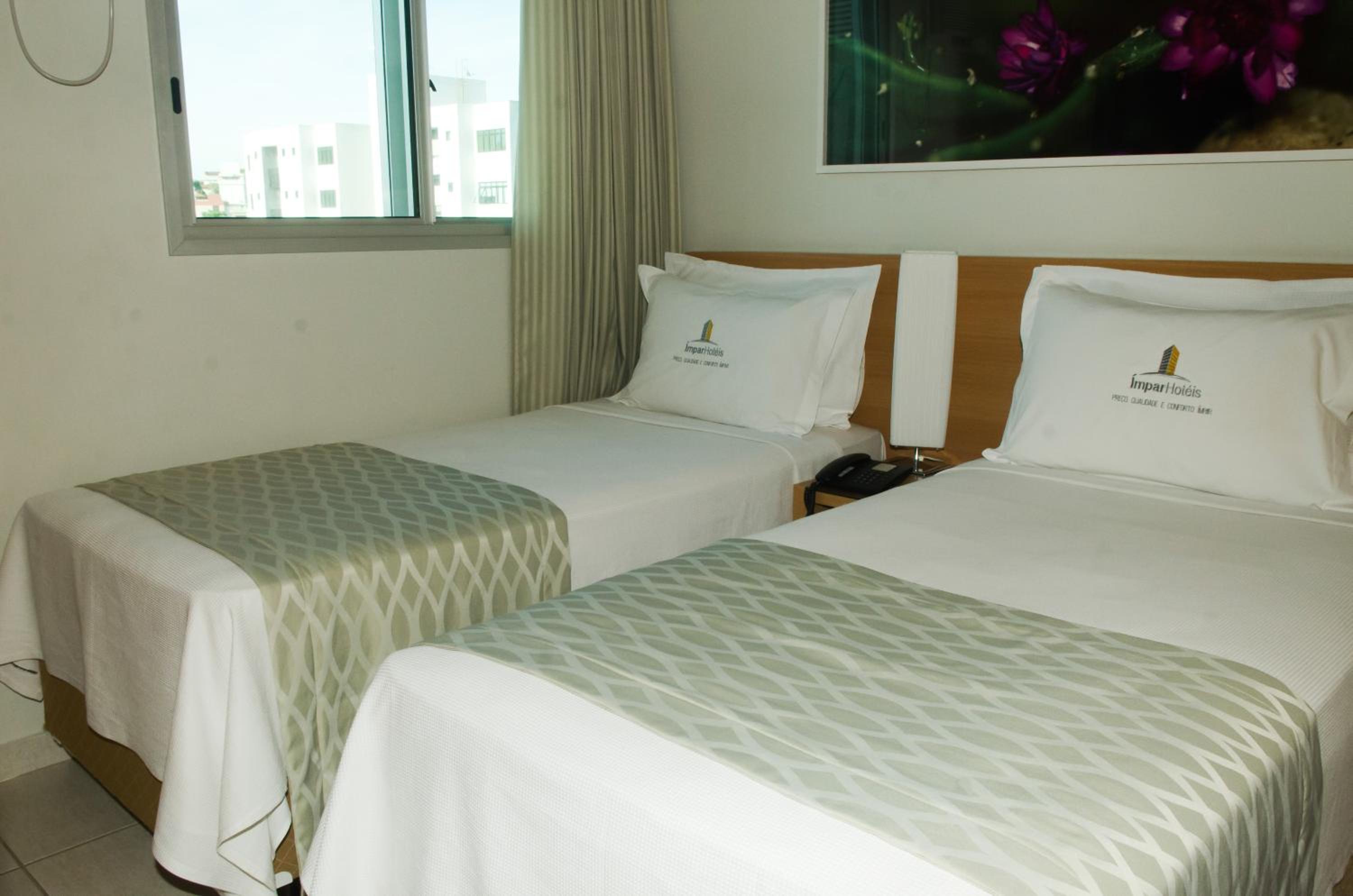 One-Bedroom Apartment with 2 Single Beds