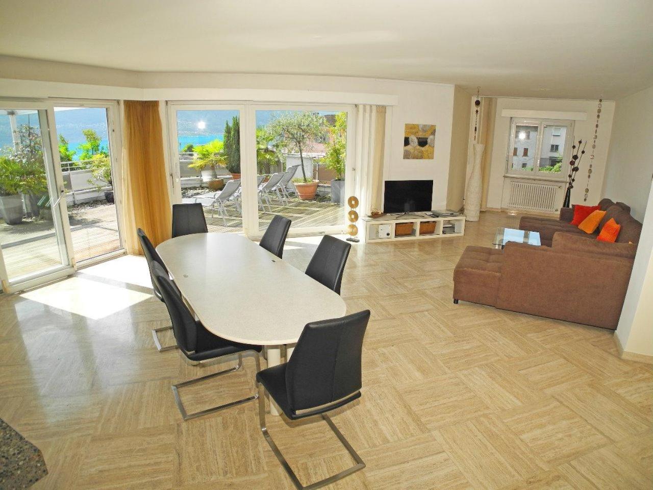 Apartment with Lake View photo 1